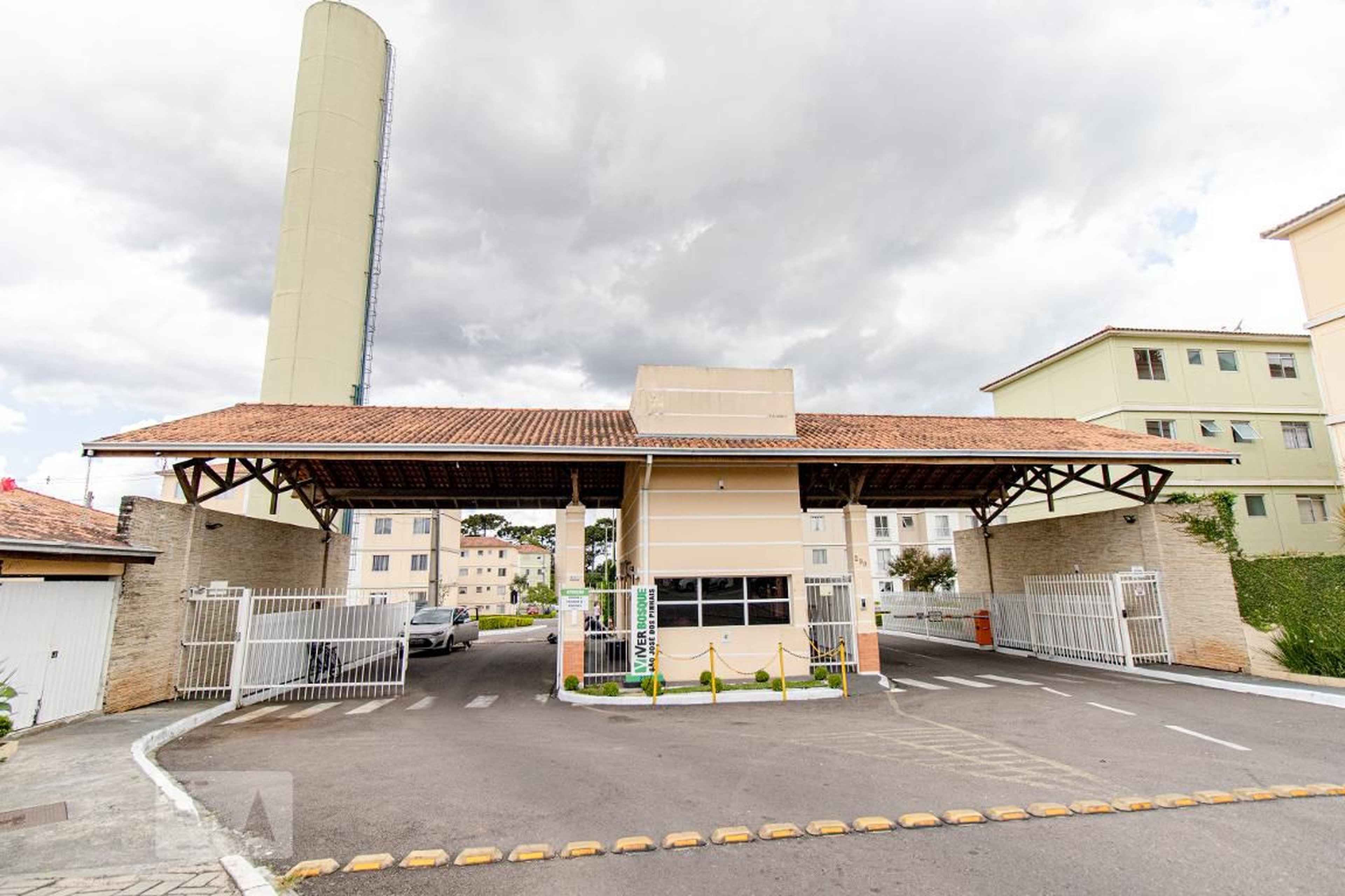 Fachada do Condomínio Condomínio Viver Bosque