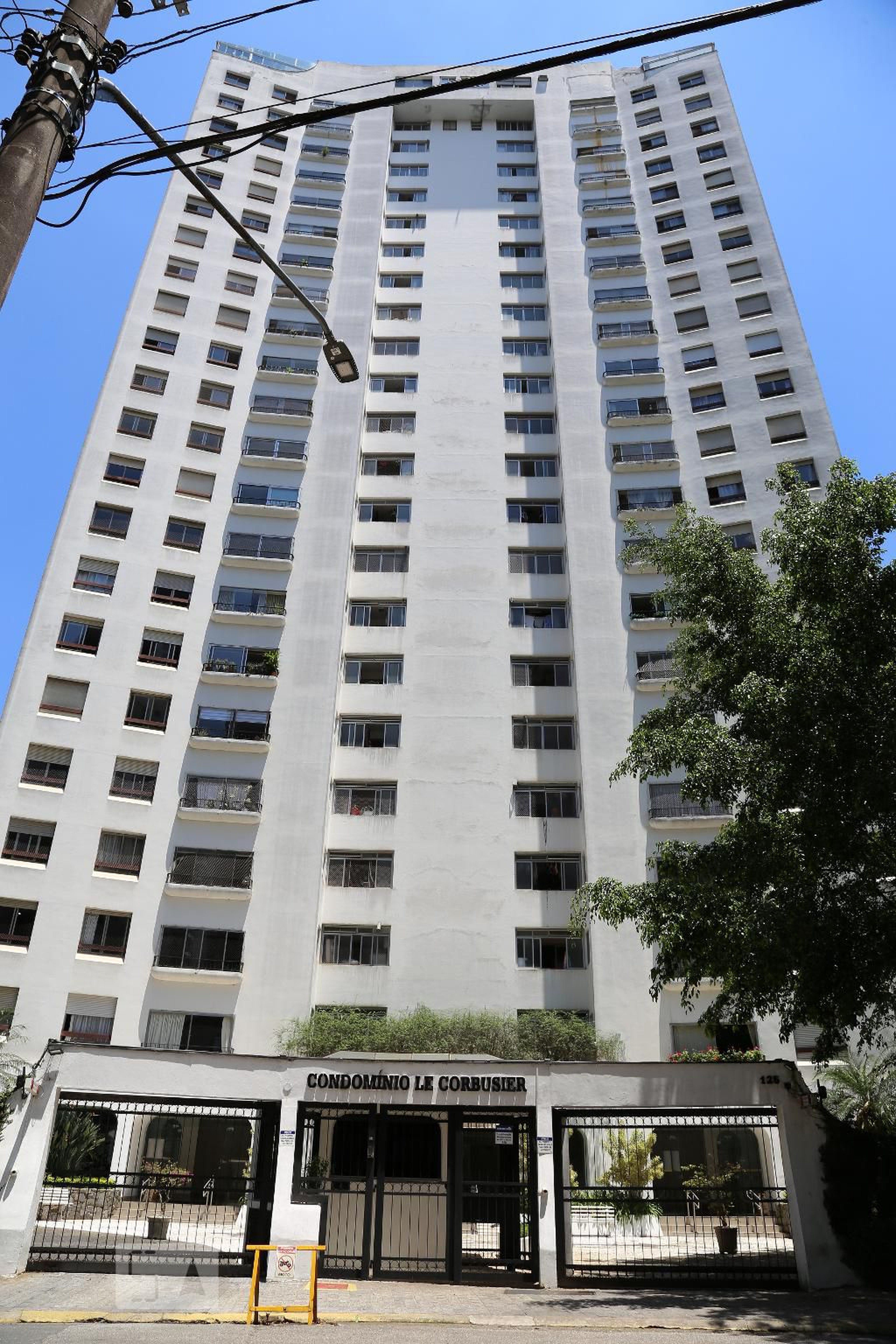 Fachada do Condomínio Edifício Le Corbusier