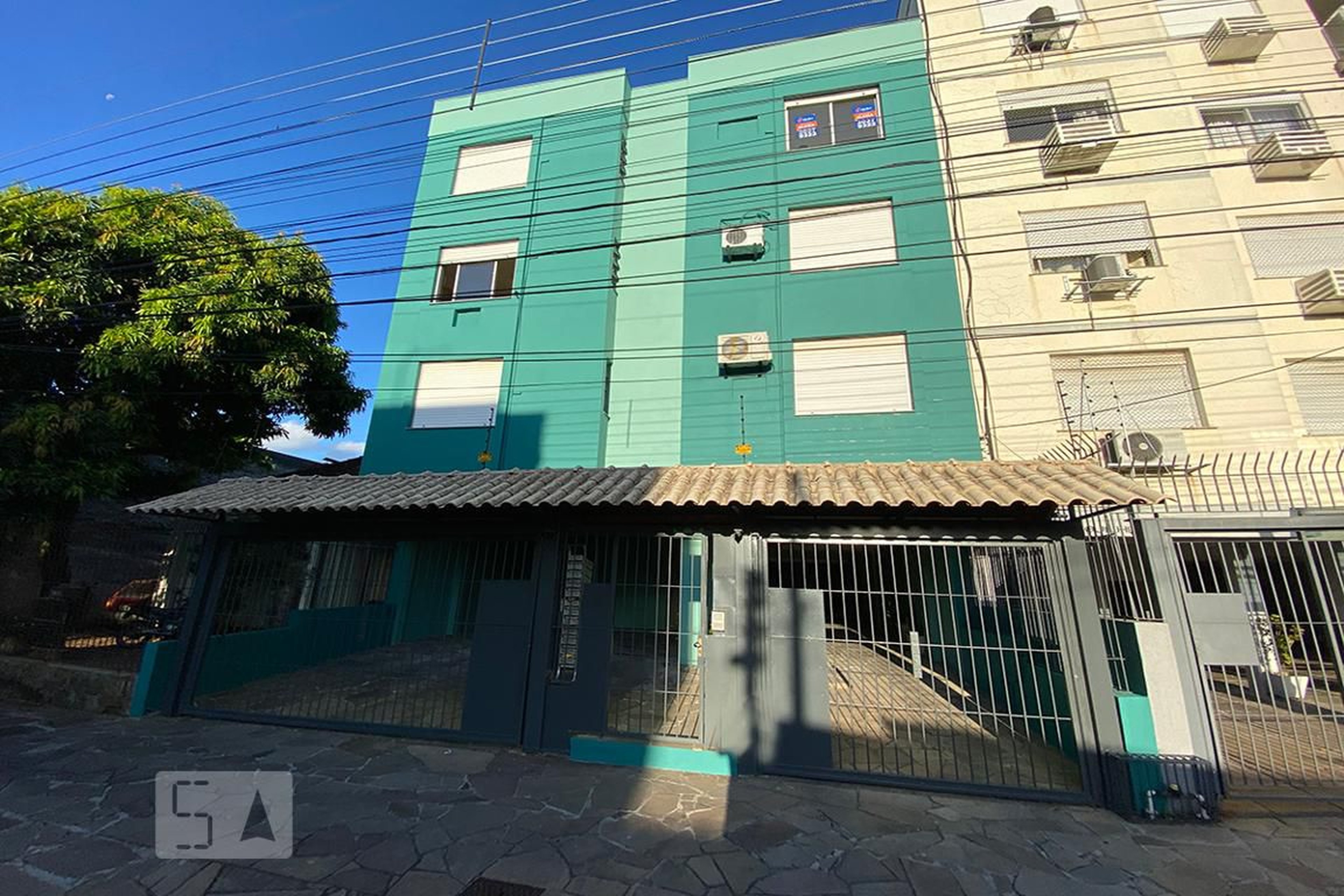 Fachada do Condomínio Condomínio Cristina 2