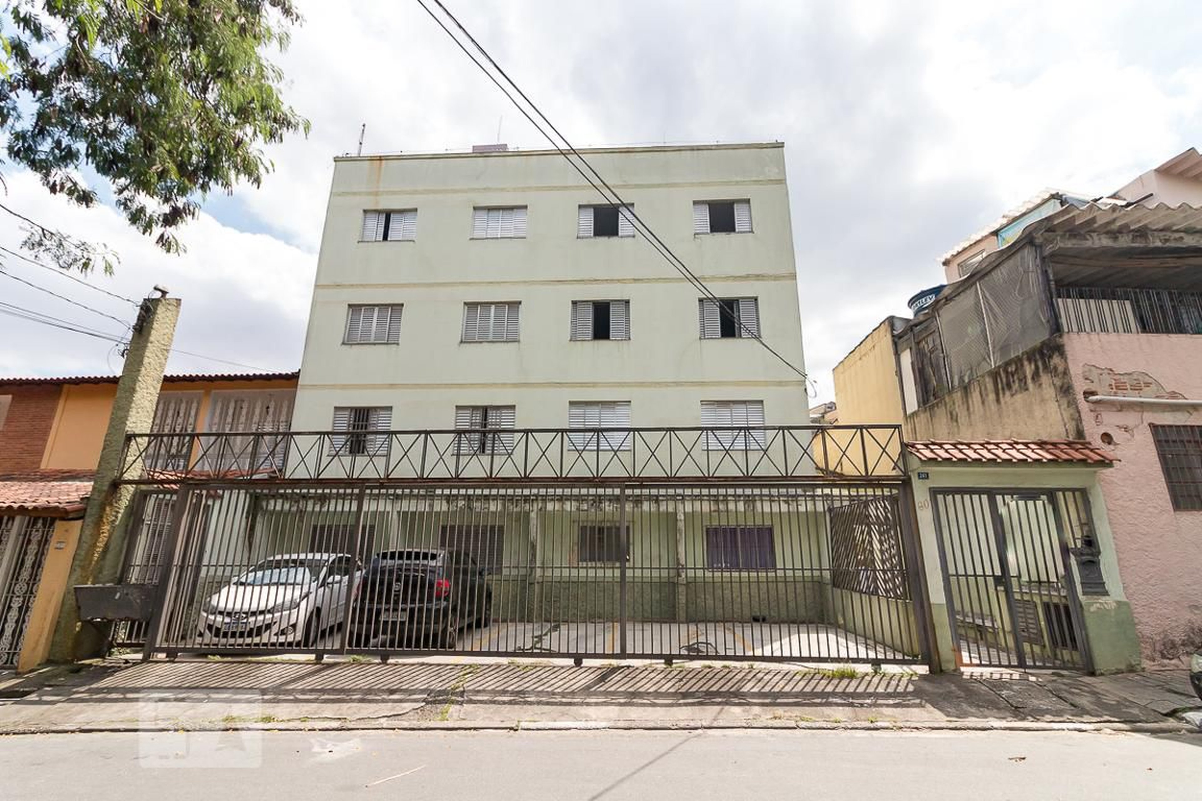 Fachada do prédio Condomínio em Avenida Tomé de Souza, 241