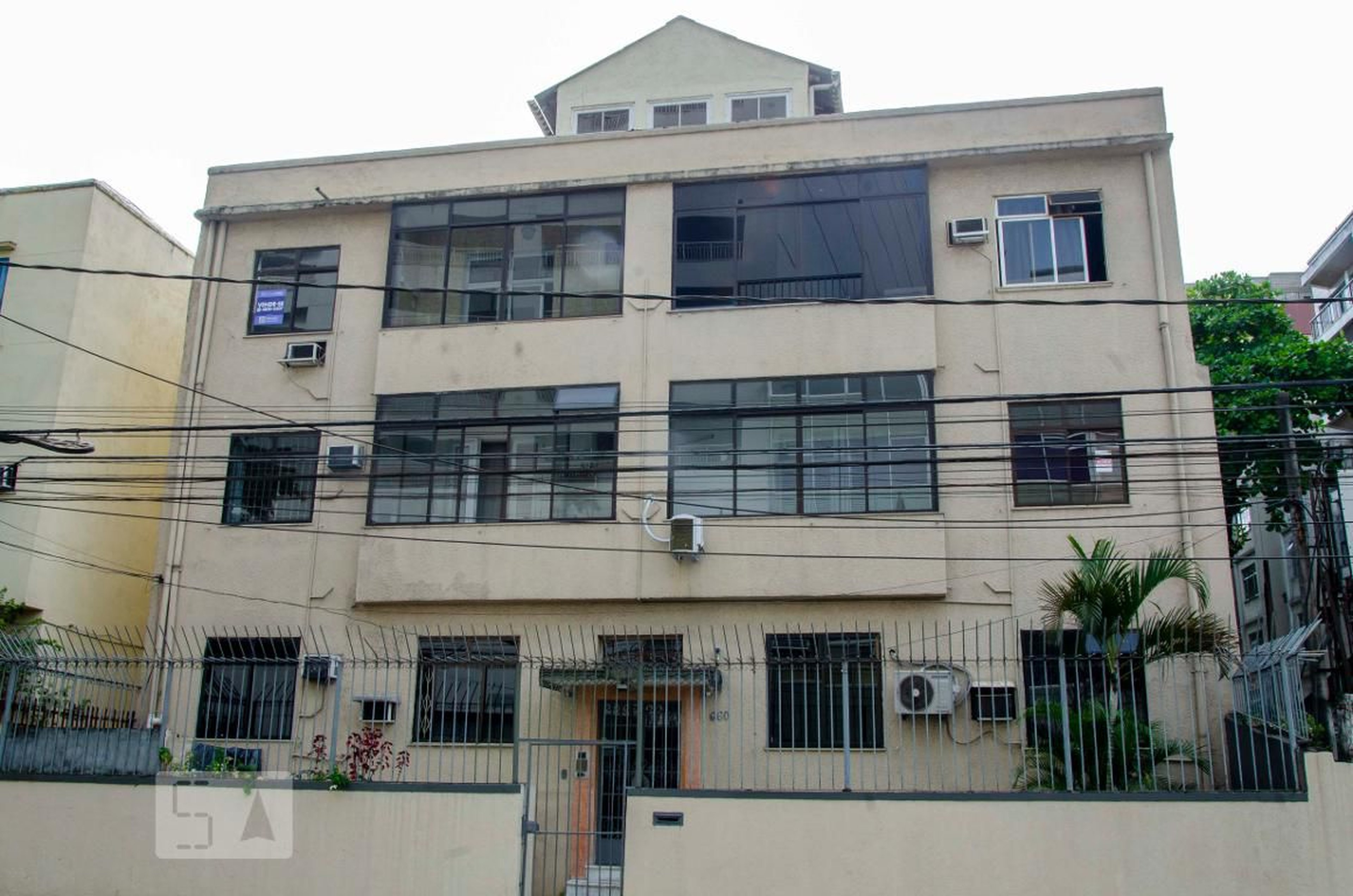 Fachada Condomínio em Rua Muniz Barreto, 97