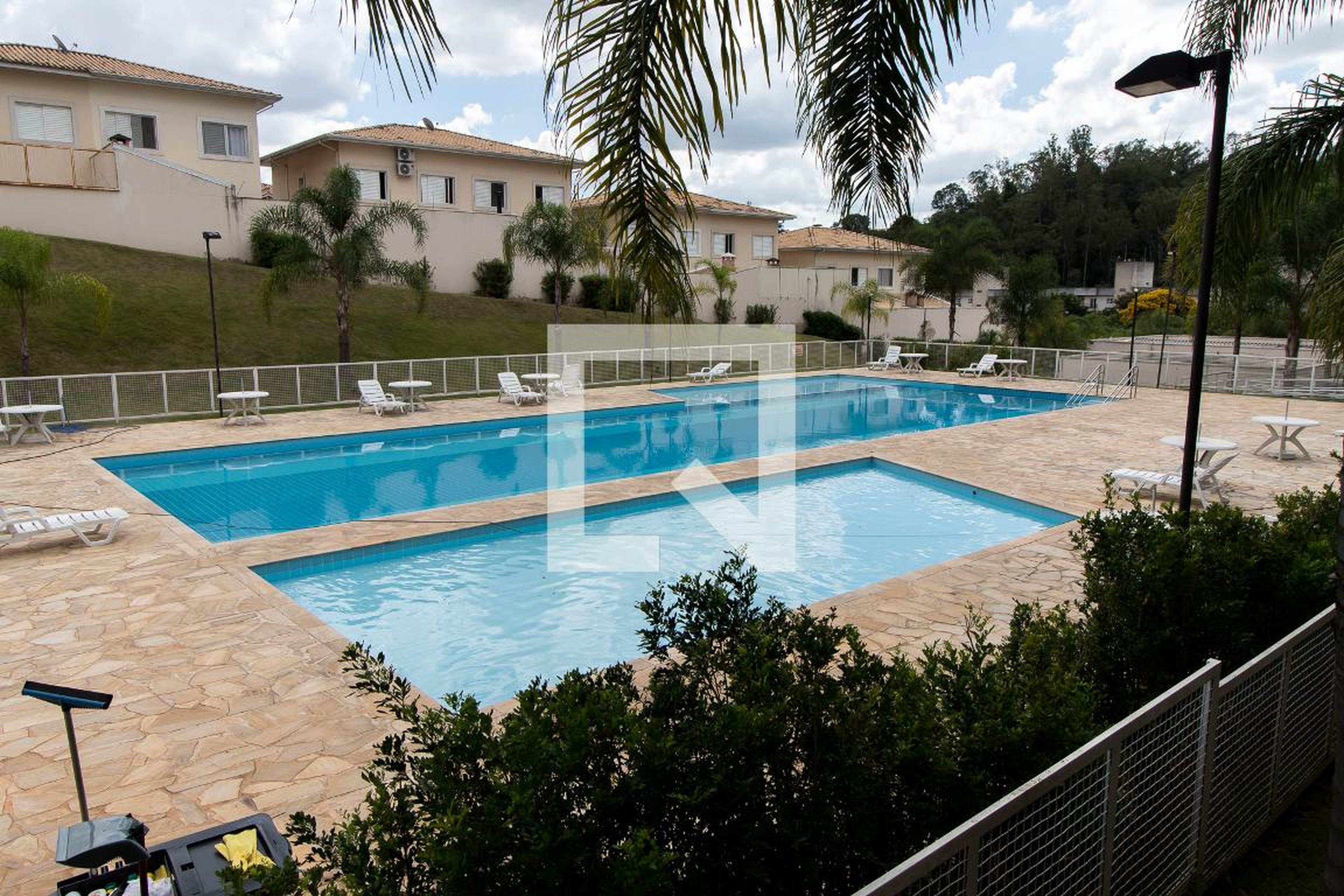 Piscina Condomínio Doce LAR Bella Colônia