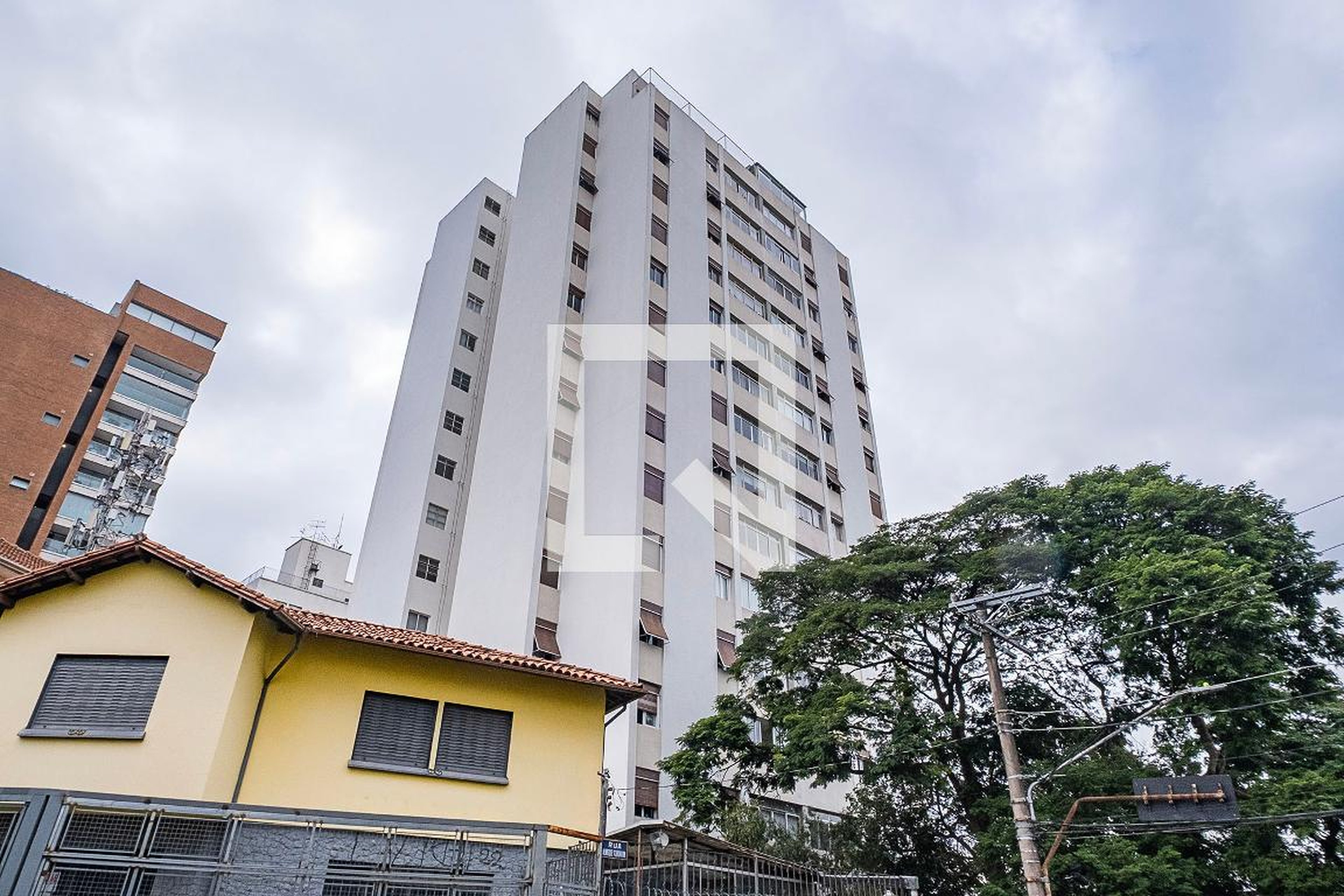 Fachada Condomínio Henrique Schaumann