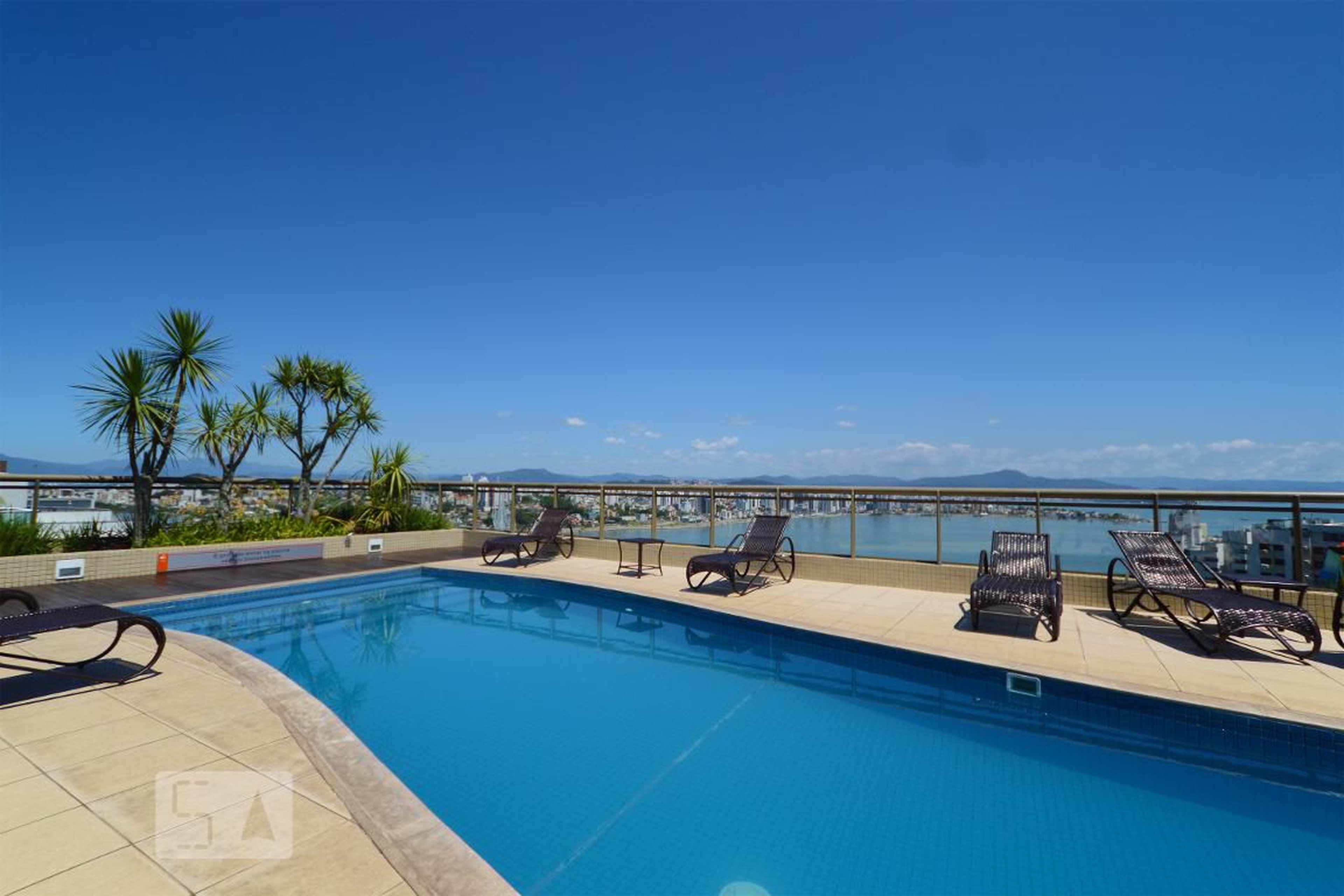 Piscina - Plaza Viena