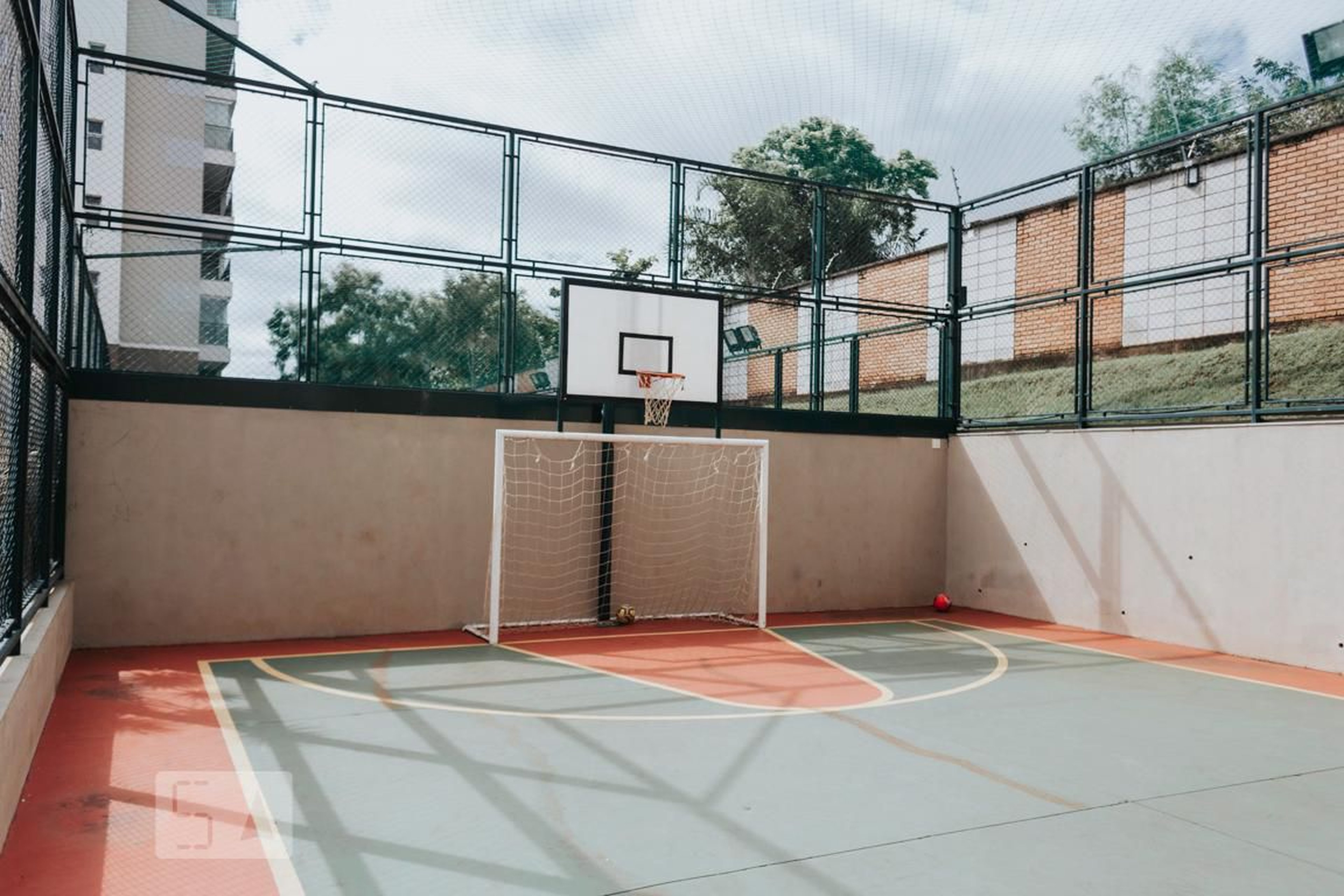 Quadra Esportiva - Les Alpes