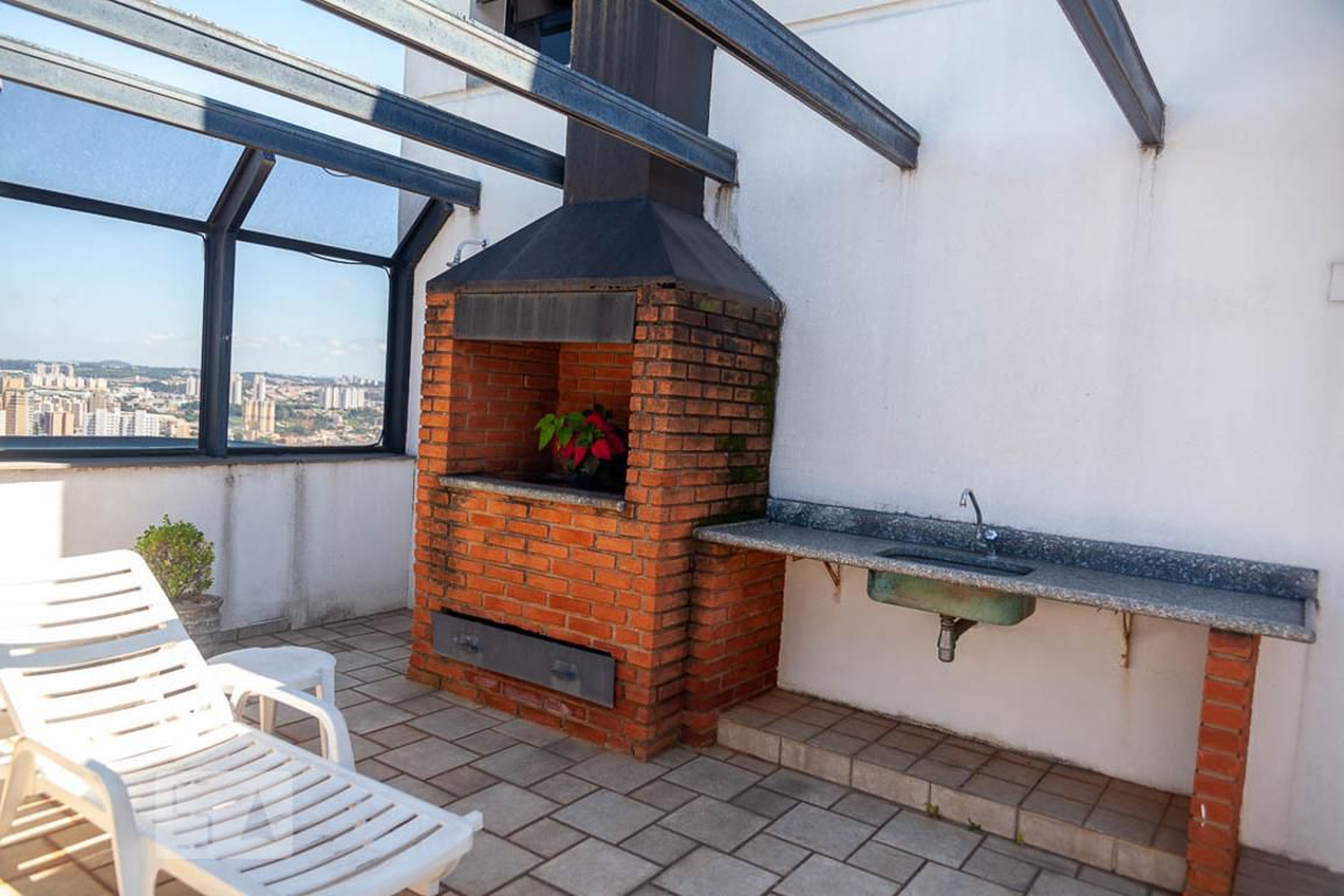 Churrasqueira - Edifício Tour de Versailles