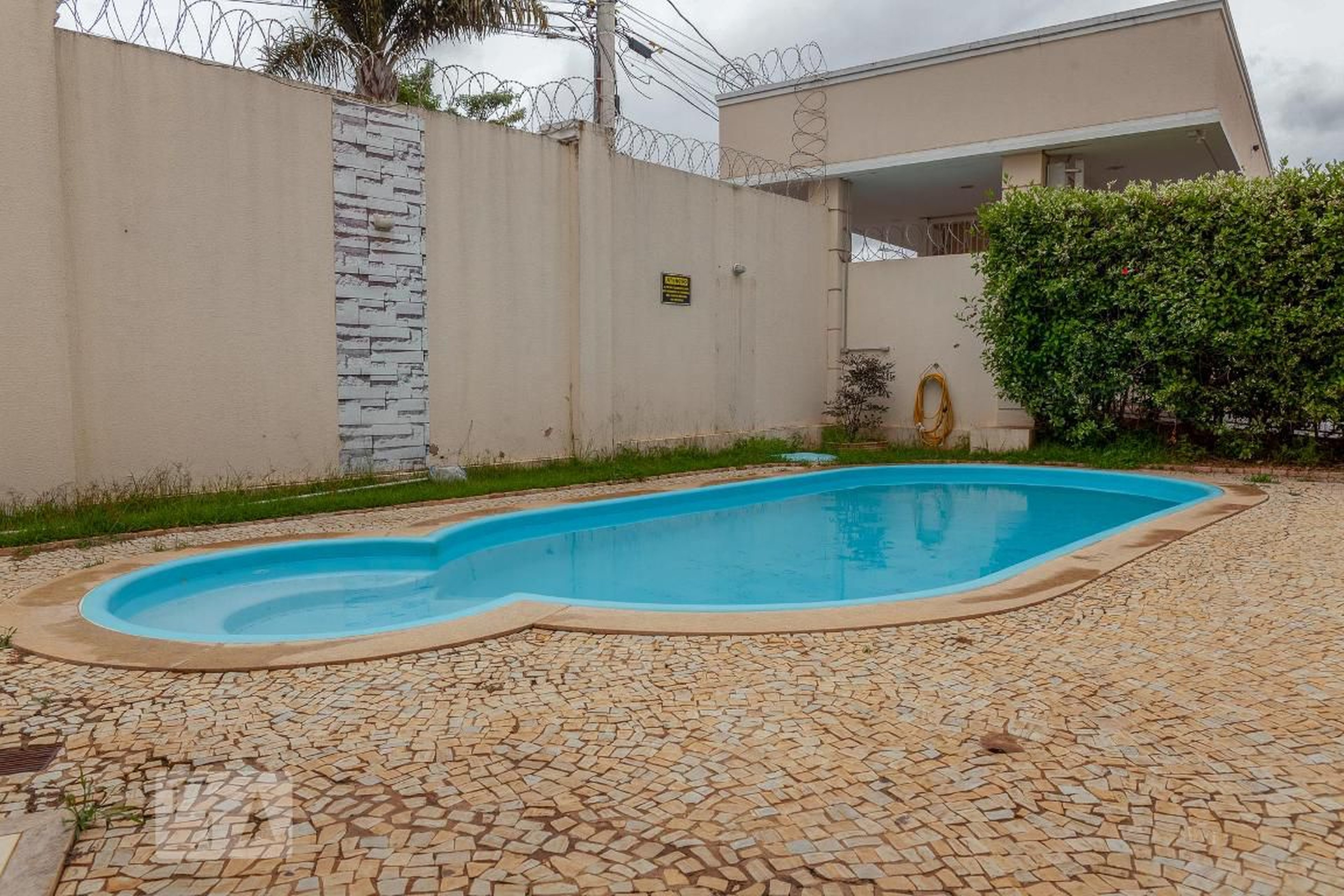 Piscina - Residencial Paris