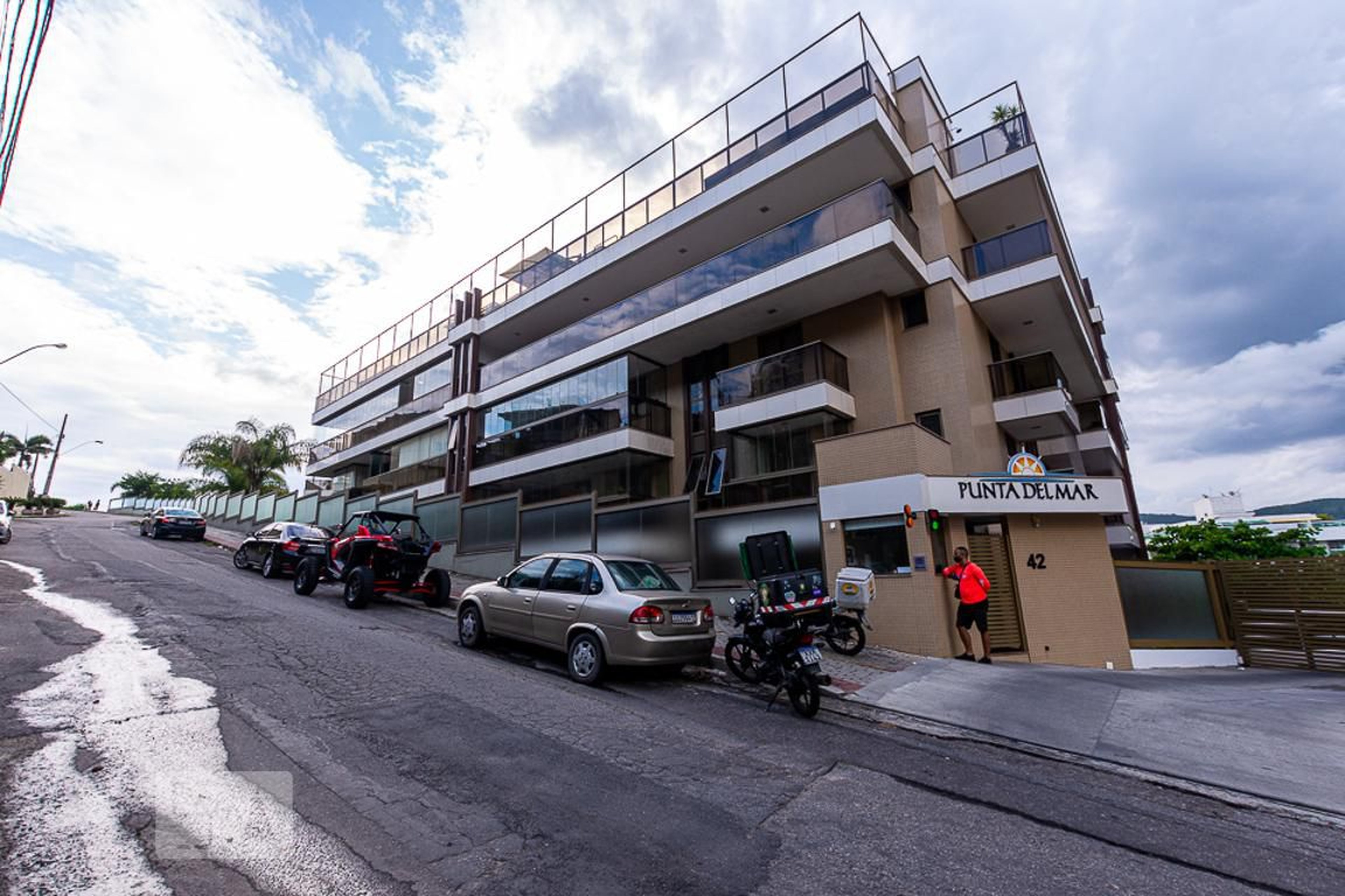 Fachada do Prédio Condomínio Punta Delmar