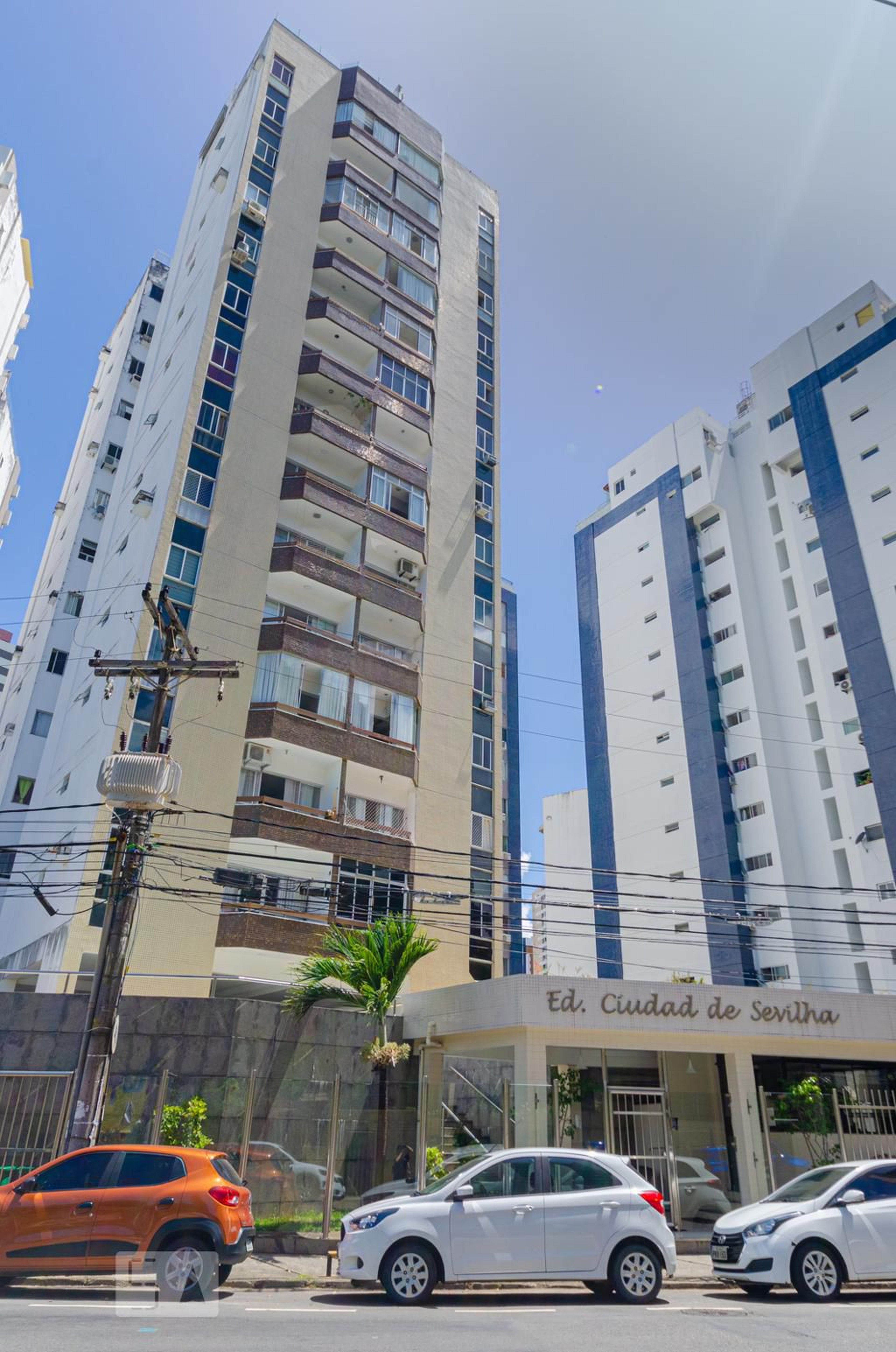 Fachada do Condomínio Condomínio Ciudad de Sevilha