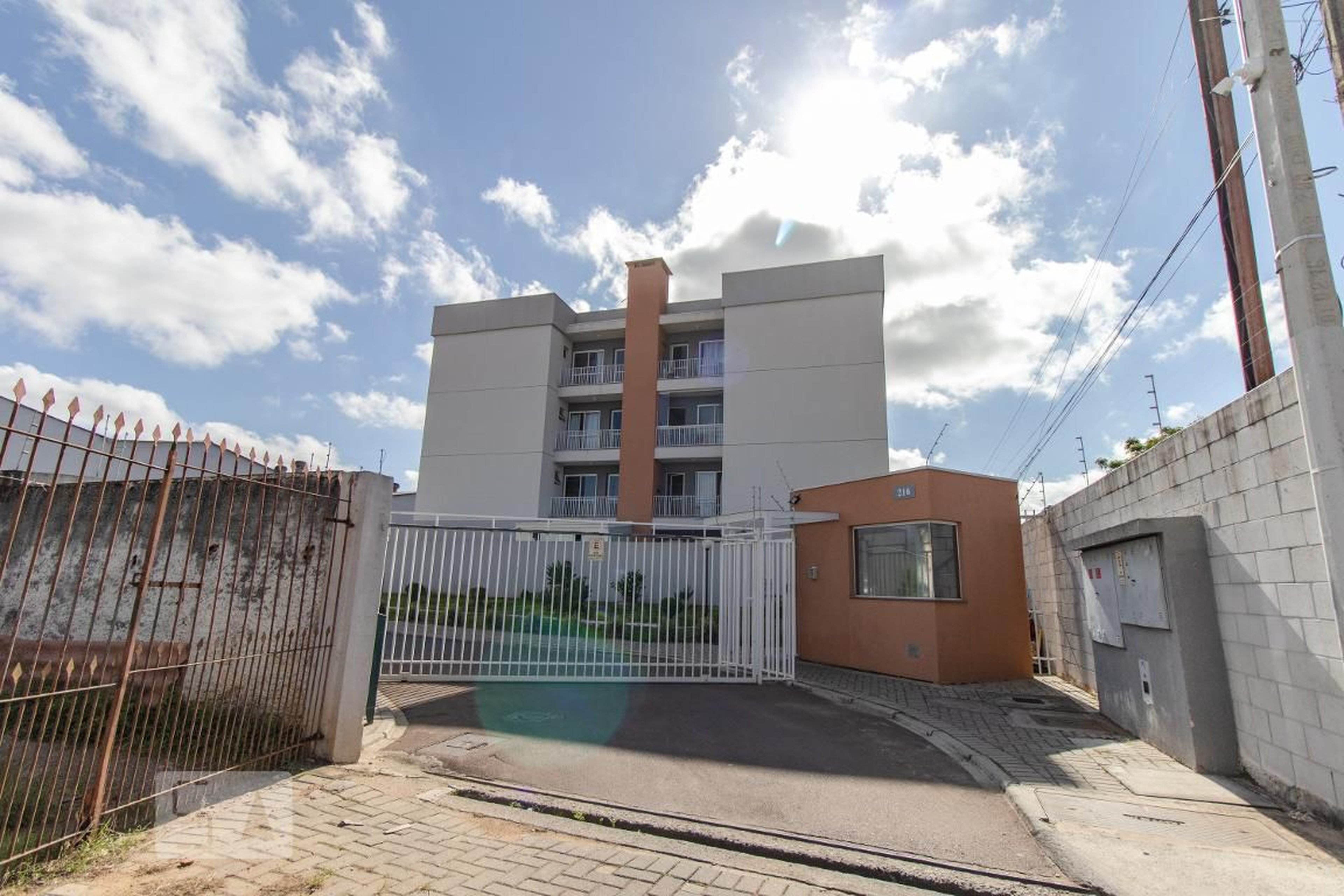 Fachada do Condomínio Condomínio Porto Belo