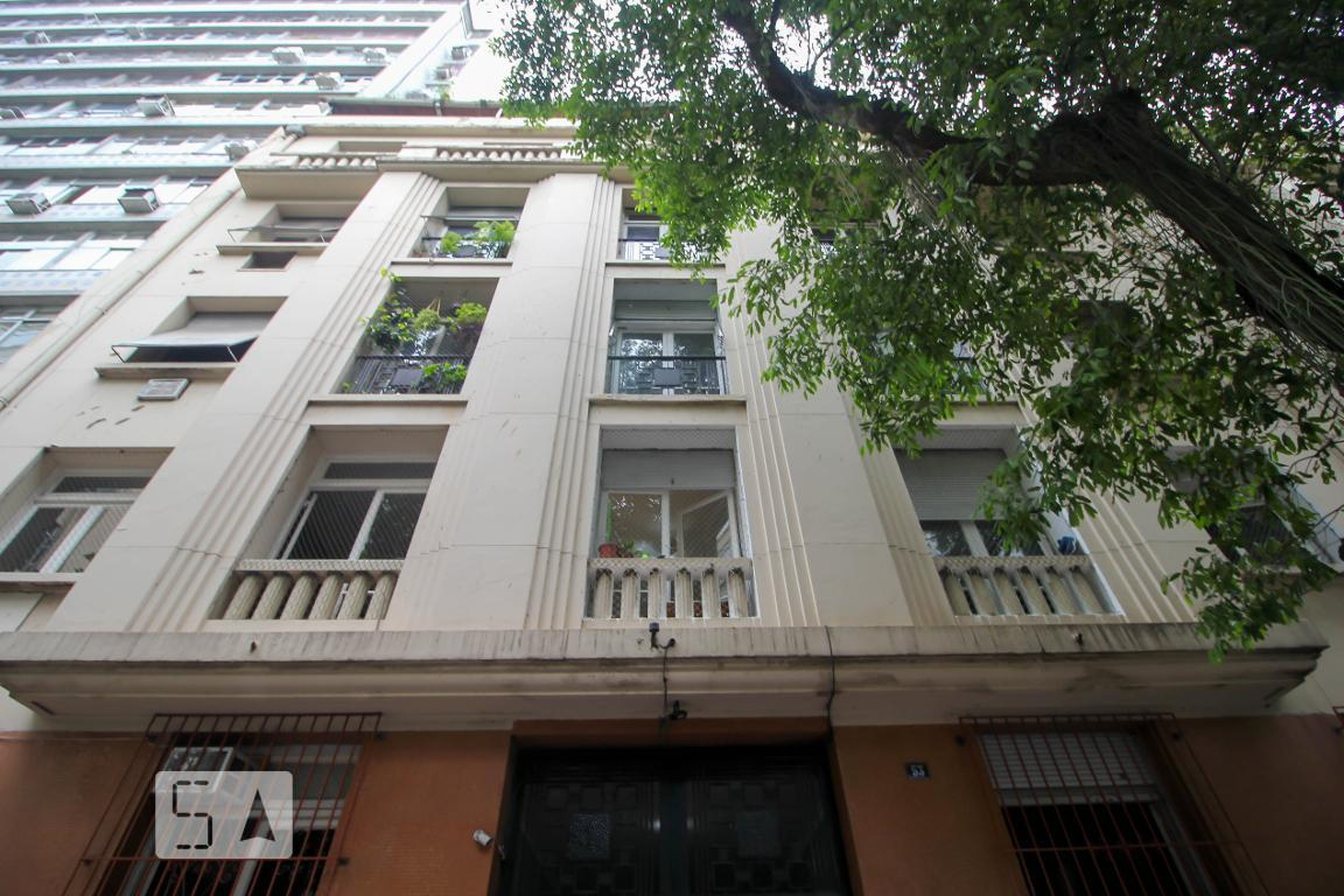 Fachada Condomínio em Rua Cândido Mendes, 53