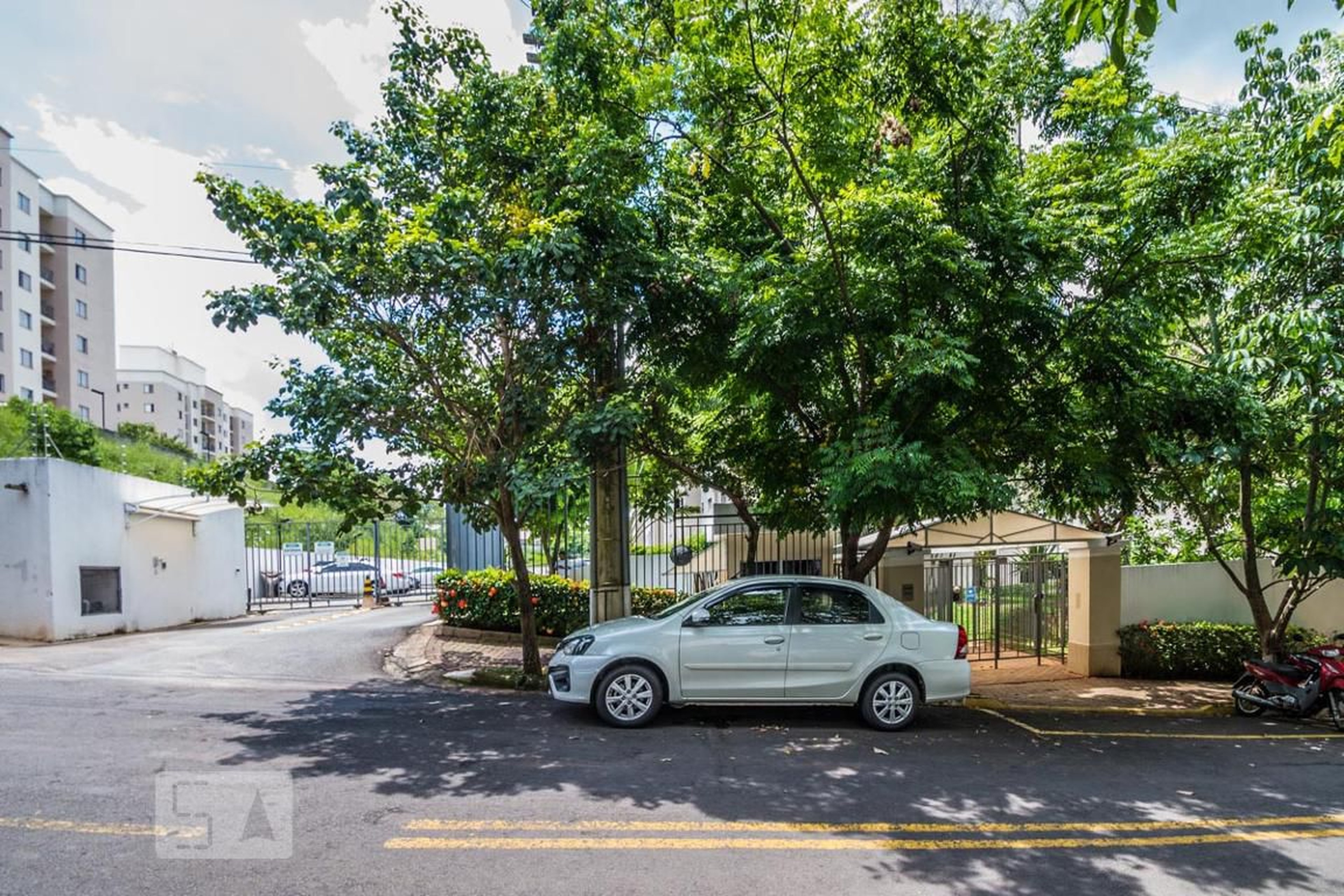 Fachada Condomínio em Rua Luiz Dionizio de Souza, 373