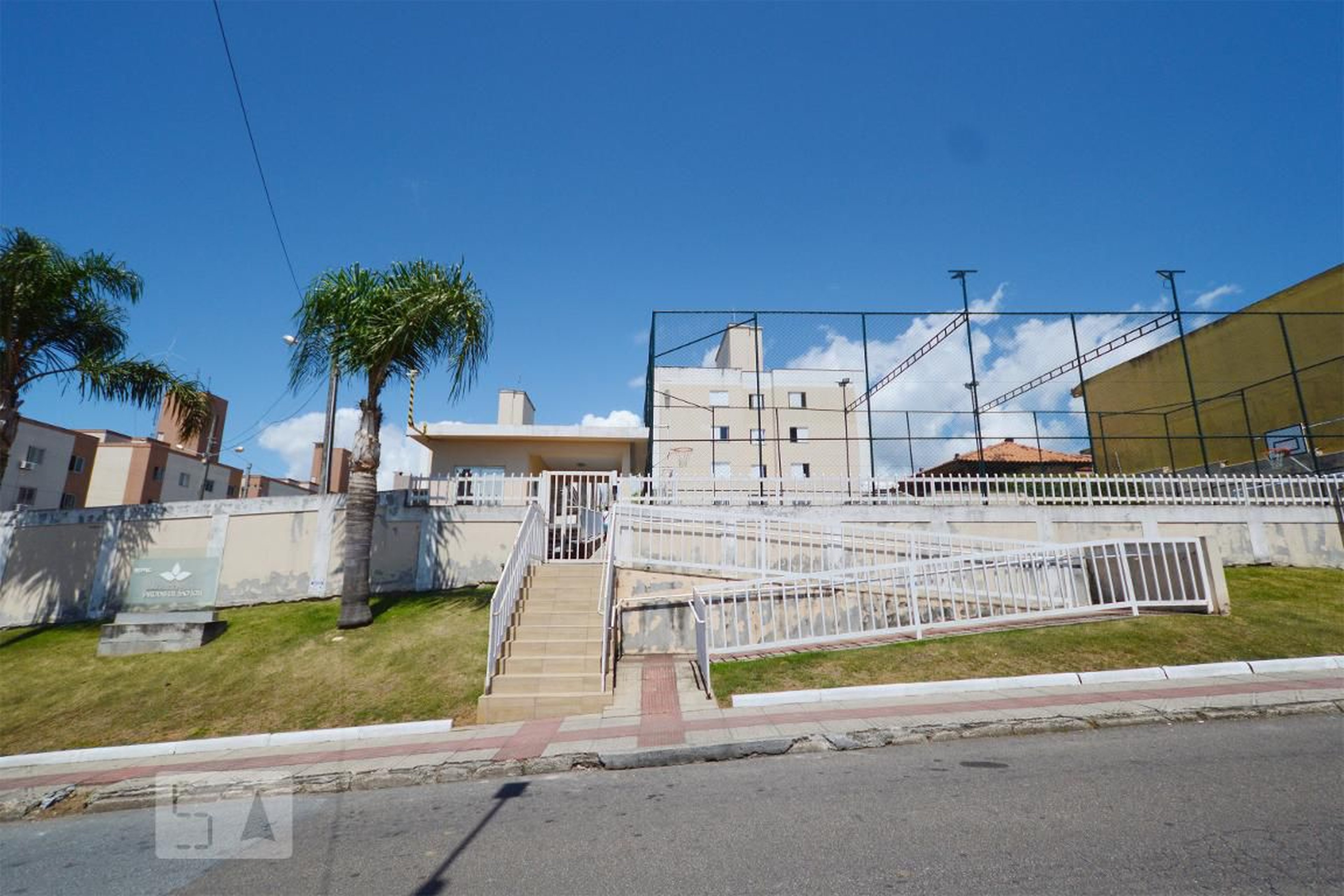 Fachada do condomínio Condomínio Jardins de São José