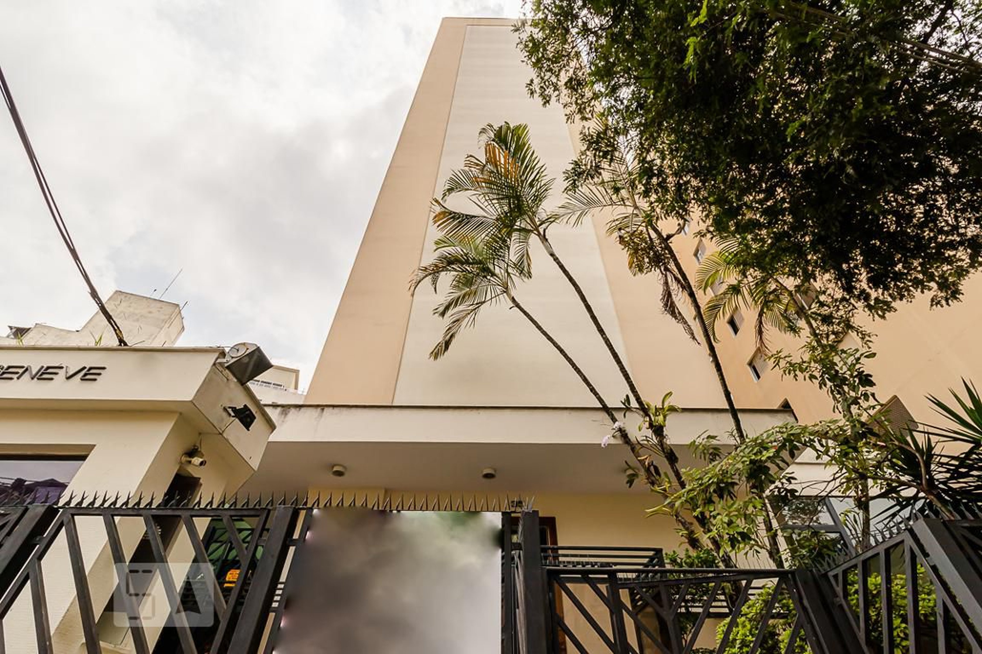 Fachada Condomínio em Rua Jener, 468