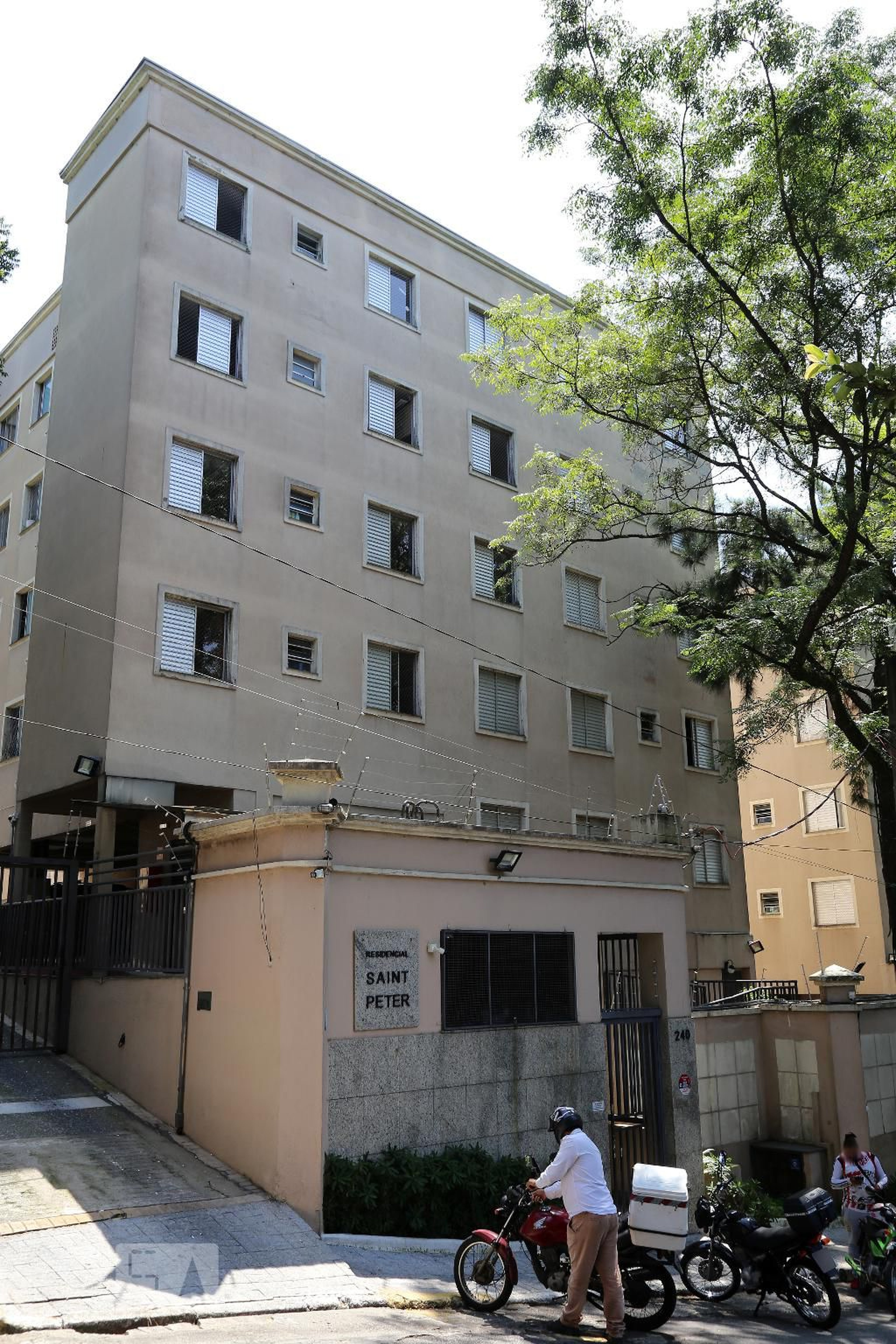 Fachada do Condomínio Condomínio Saint Peter