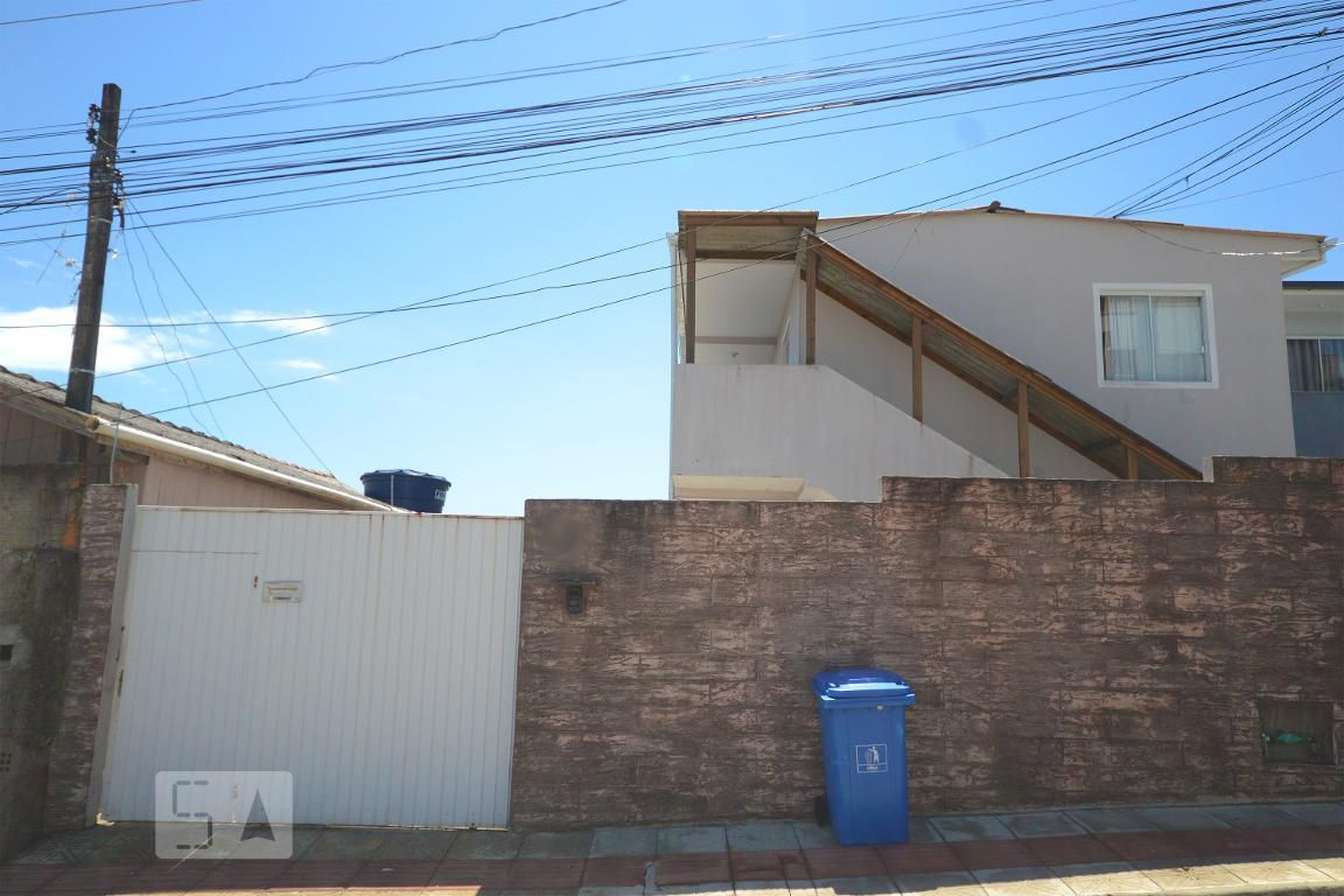 Fachada Condomínio em Rua Irineu Pavan, 52