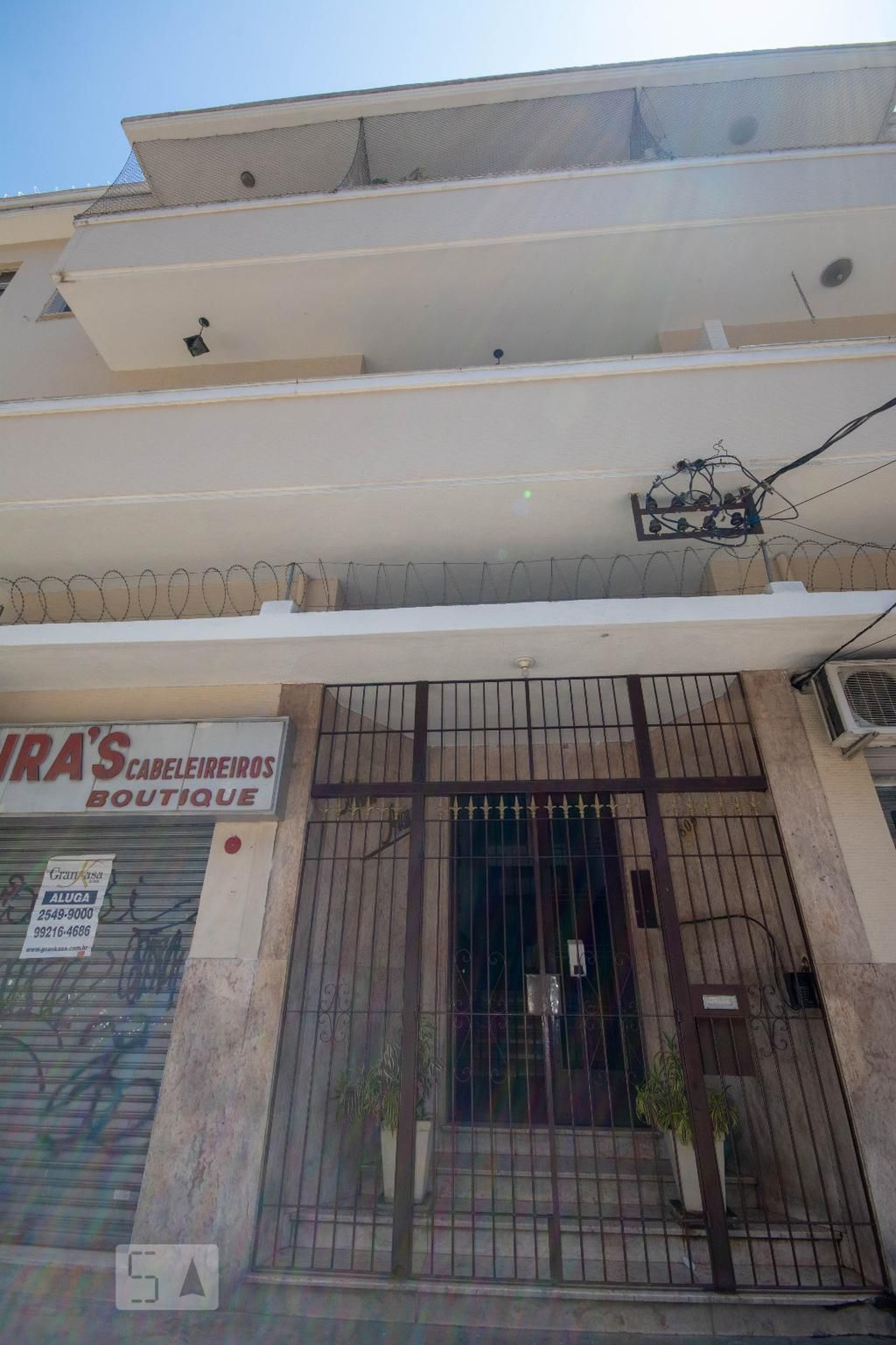 Fachada Condomínio em Rua Conde de Bonfim, 800