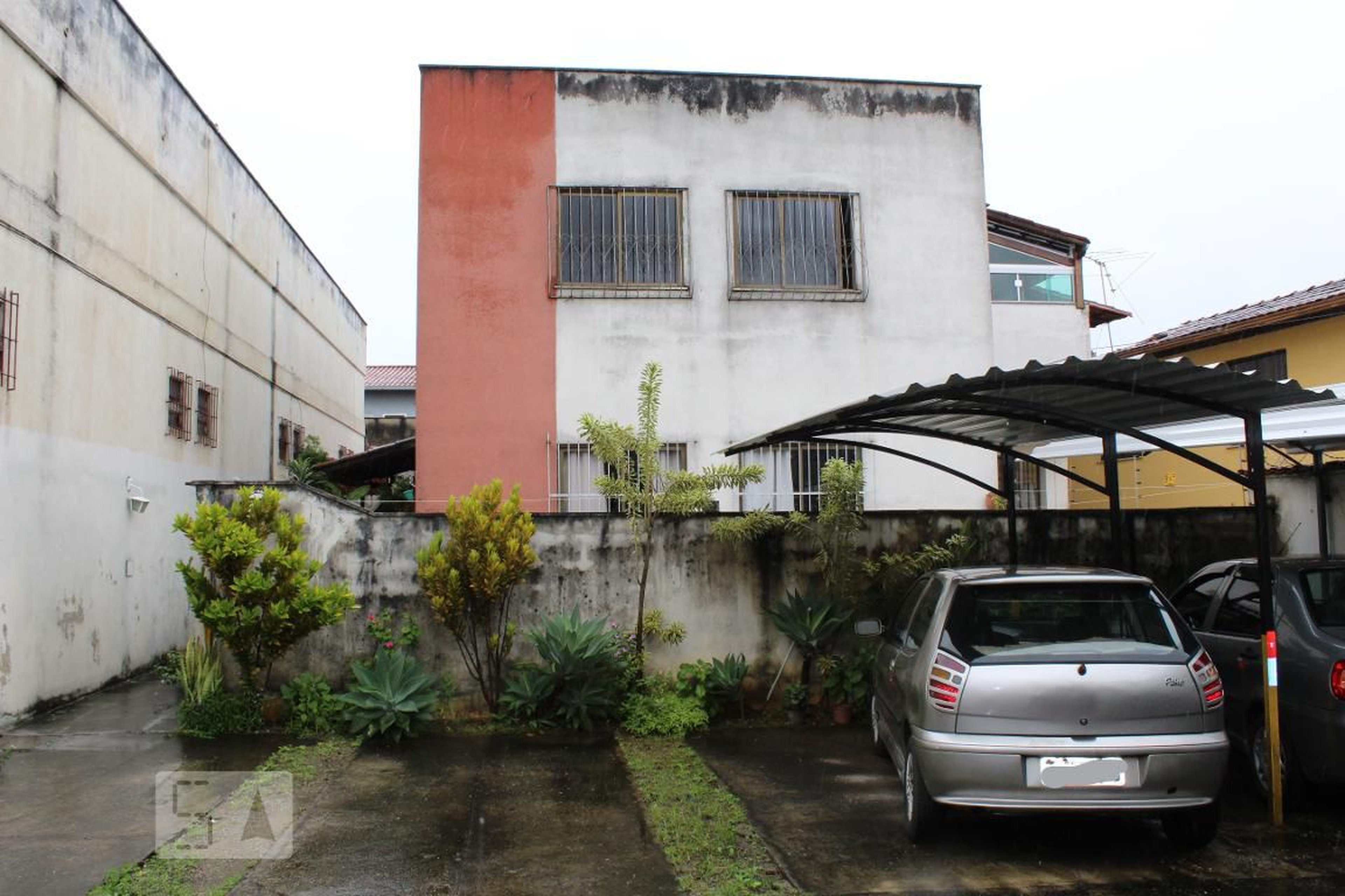Fachada do Prédio Condomínio em Rua Santa Rita do Itueto, 162