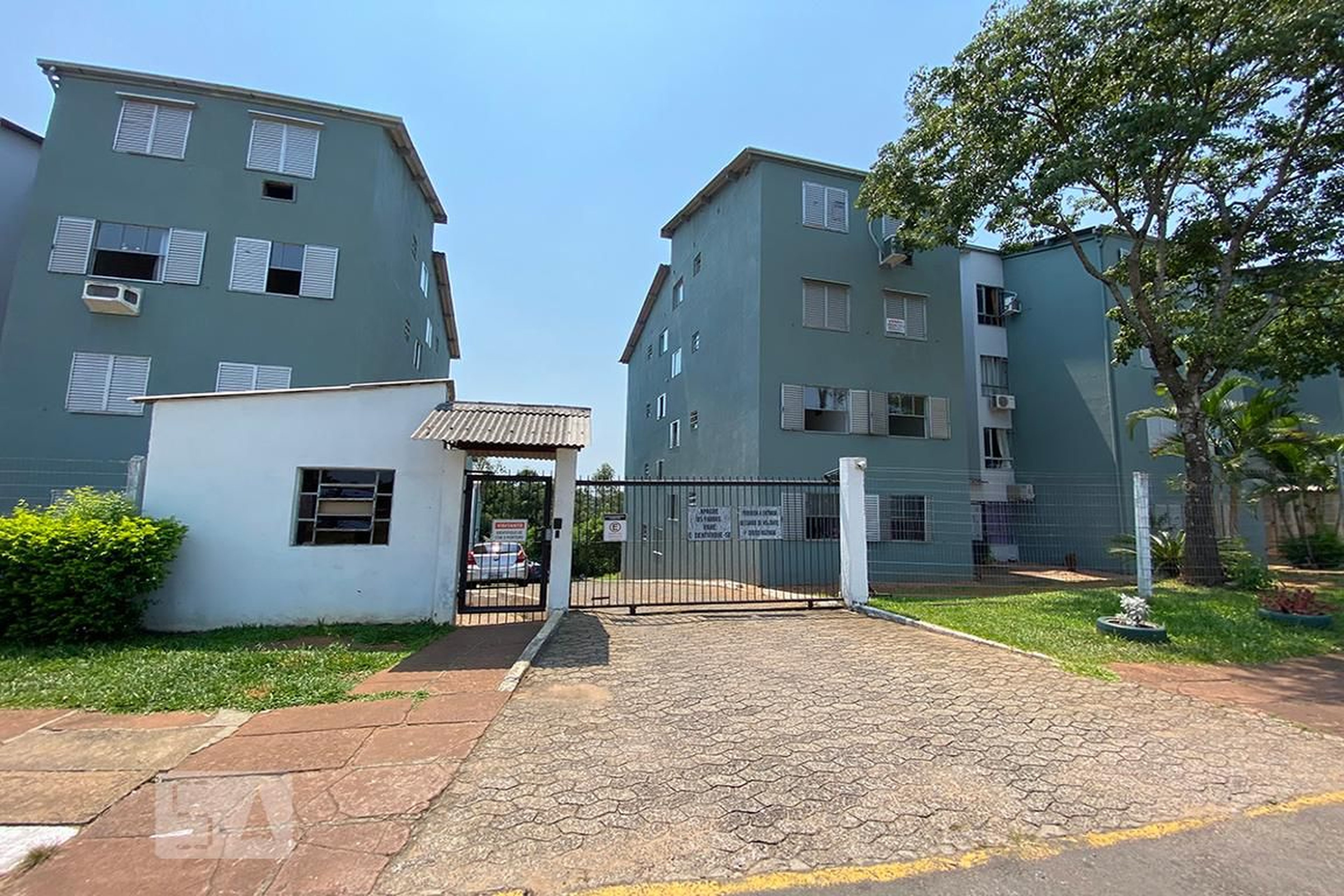 Fachada do Condomínio Condomínio em Rua Doutor Karl Wilhelm Schinke, 1050