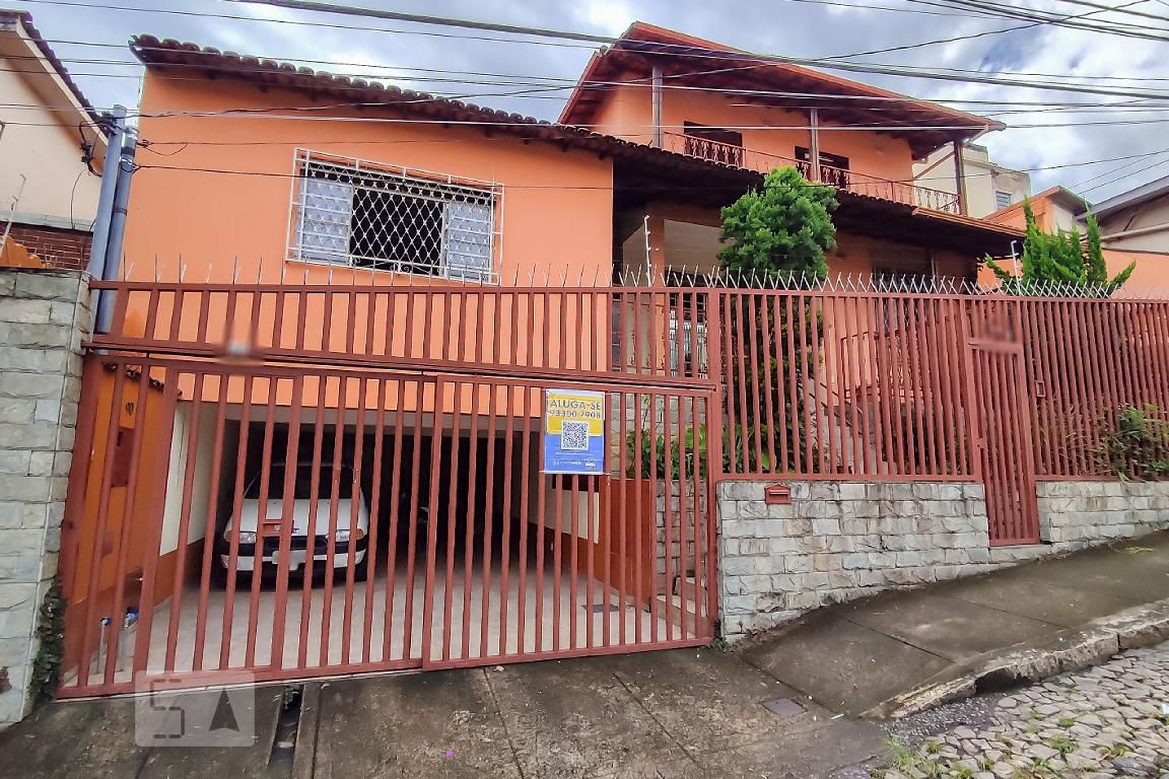 Fachada Condomínio Casa Fundos