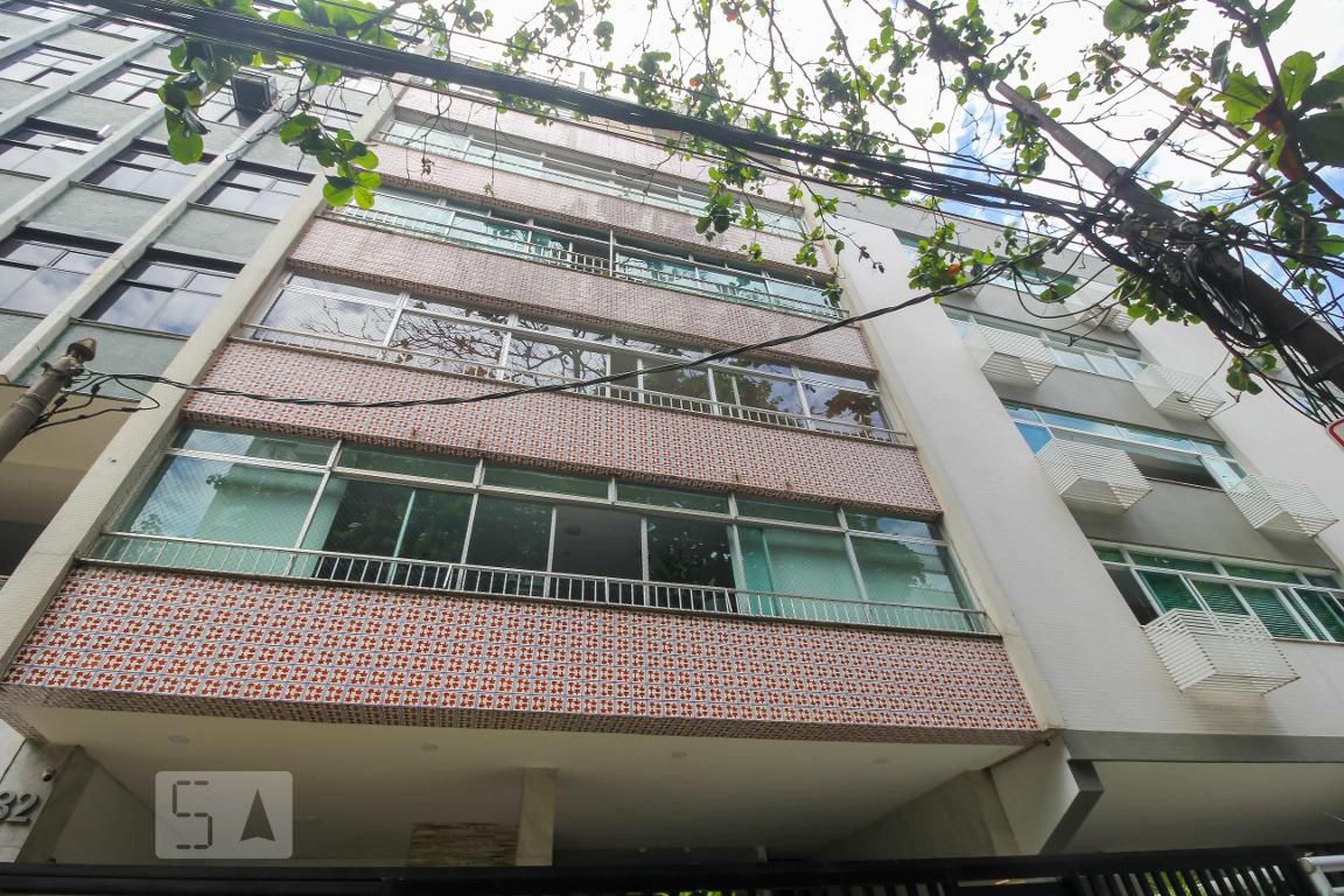 Fachada do Prédio Condomínio na Rua Aristides Espinola