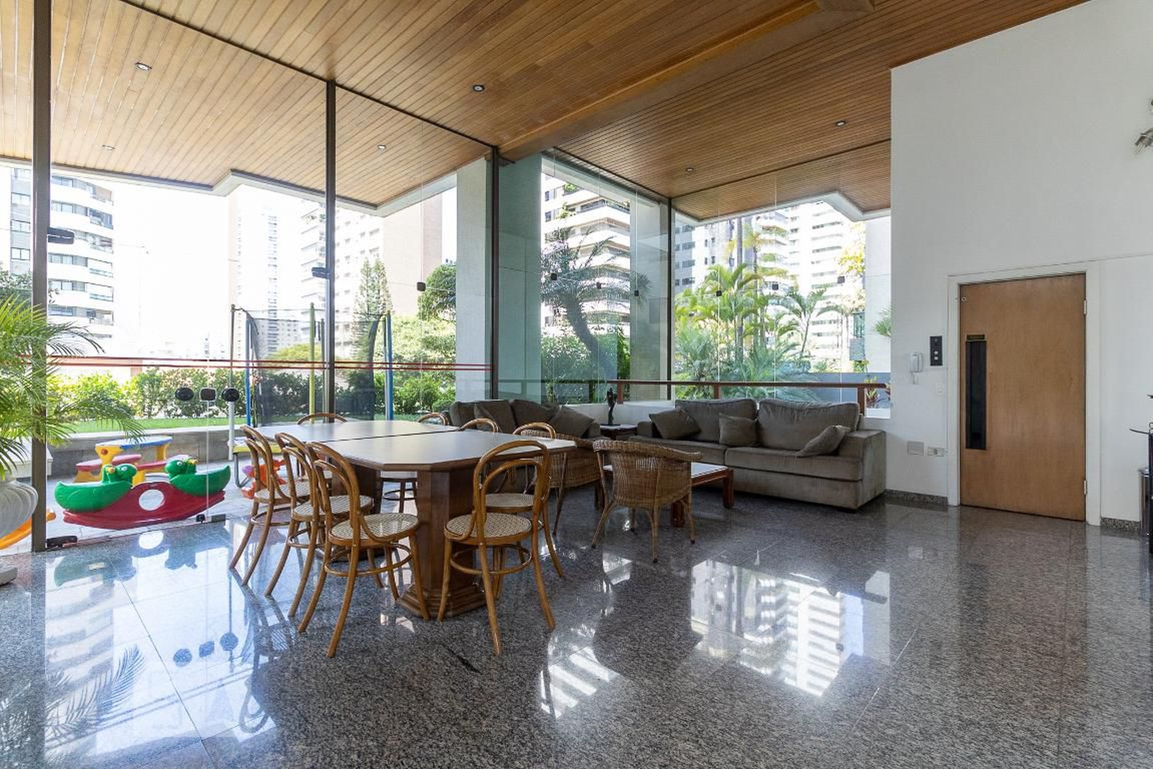 Hall de Entrada Condomínio Casaredo