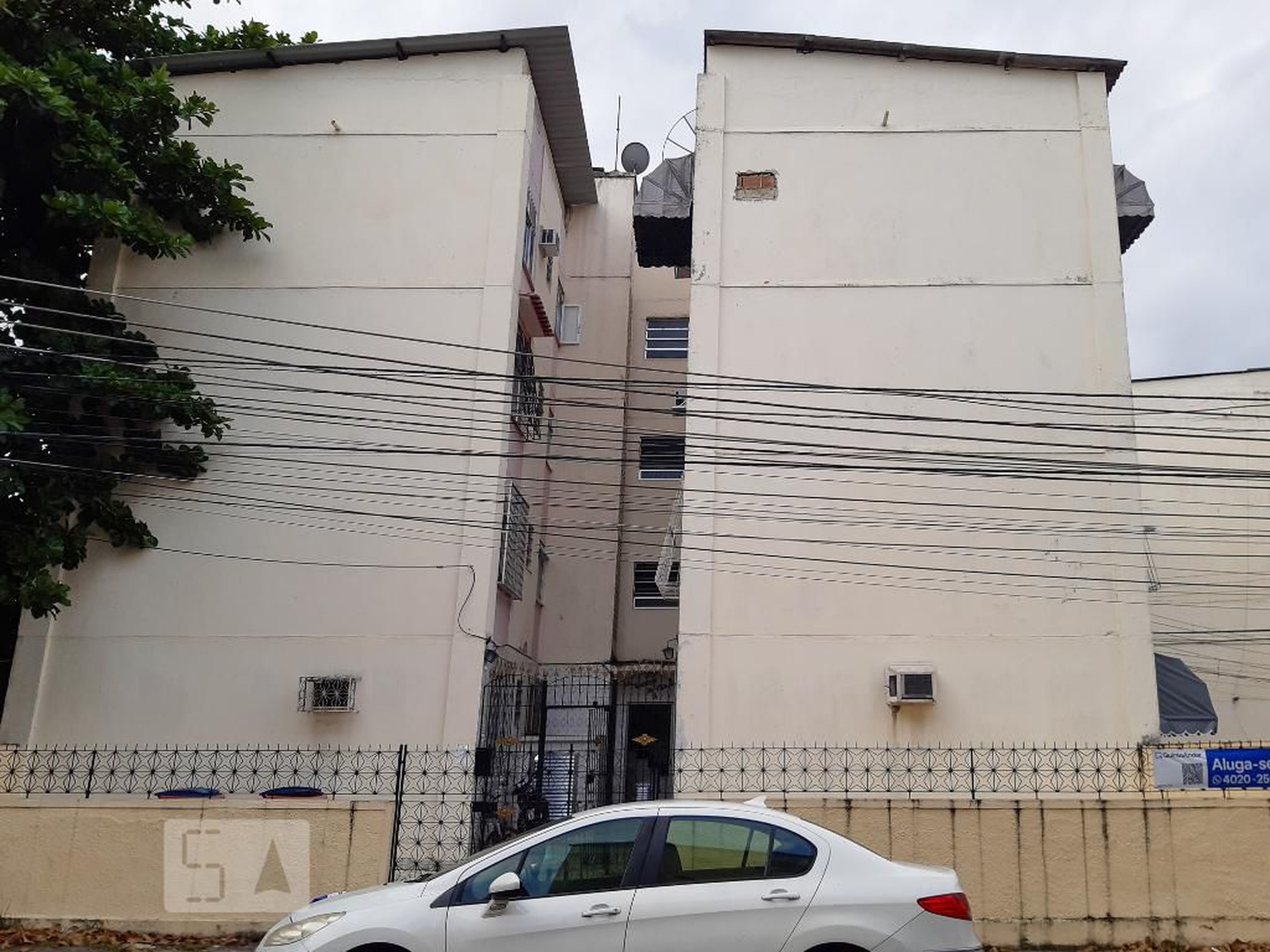 Fachada Condomínio em Rua João Adil de Oliveira, 625