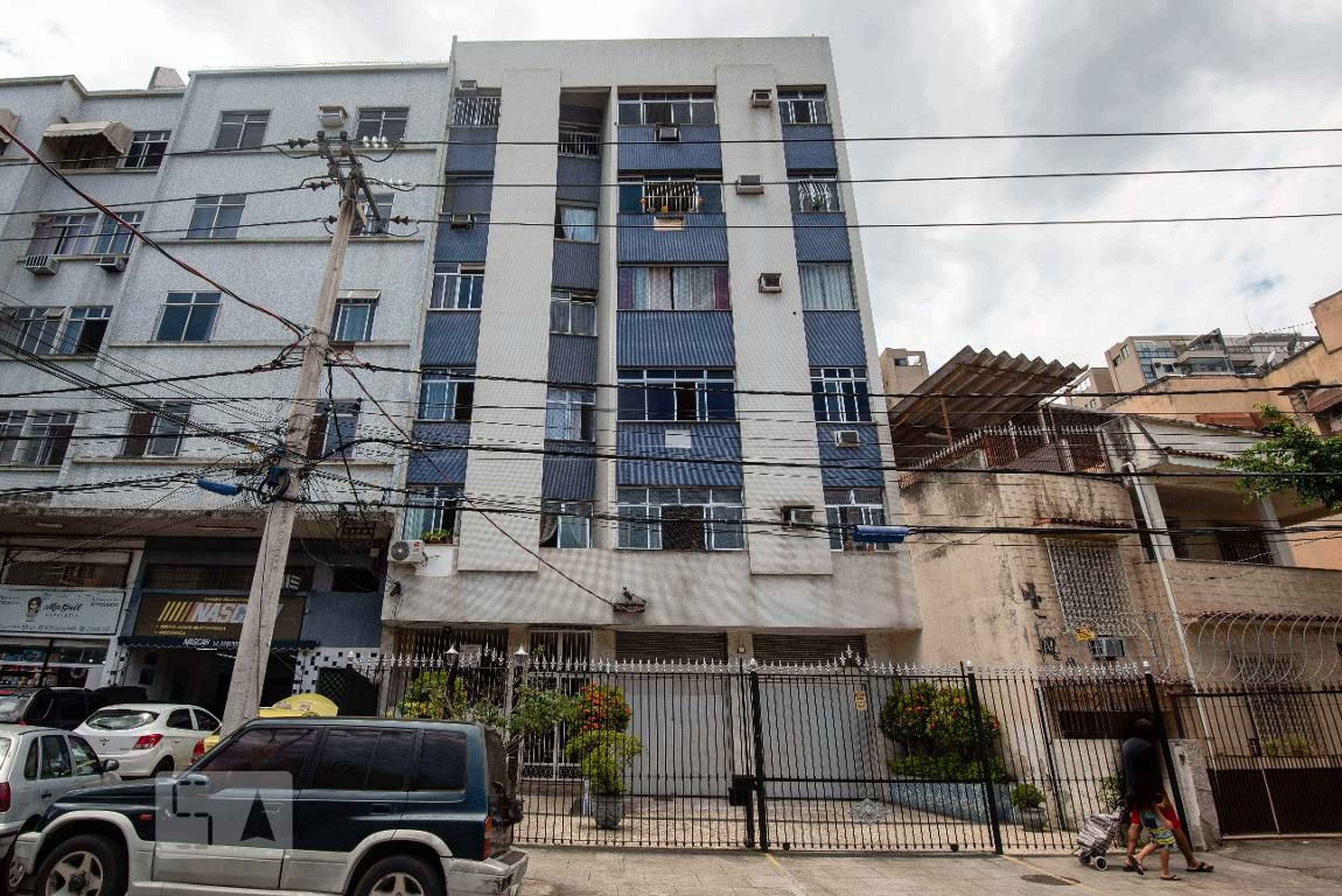 Fachada Condomínio em Rua Rocha Pita, 198