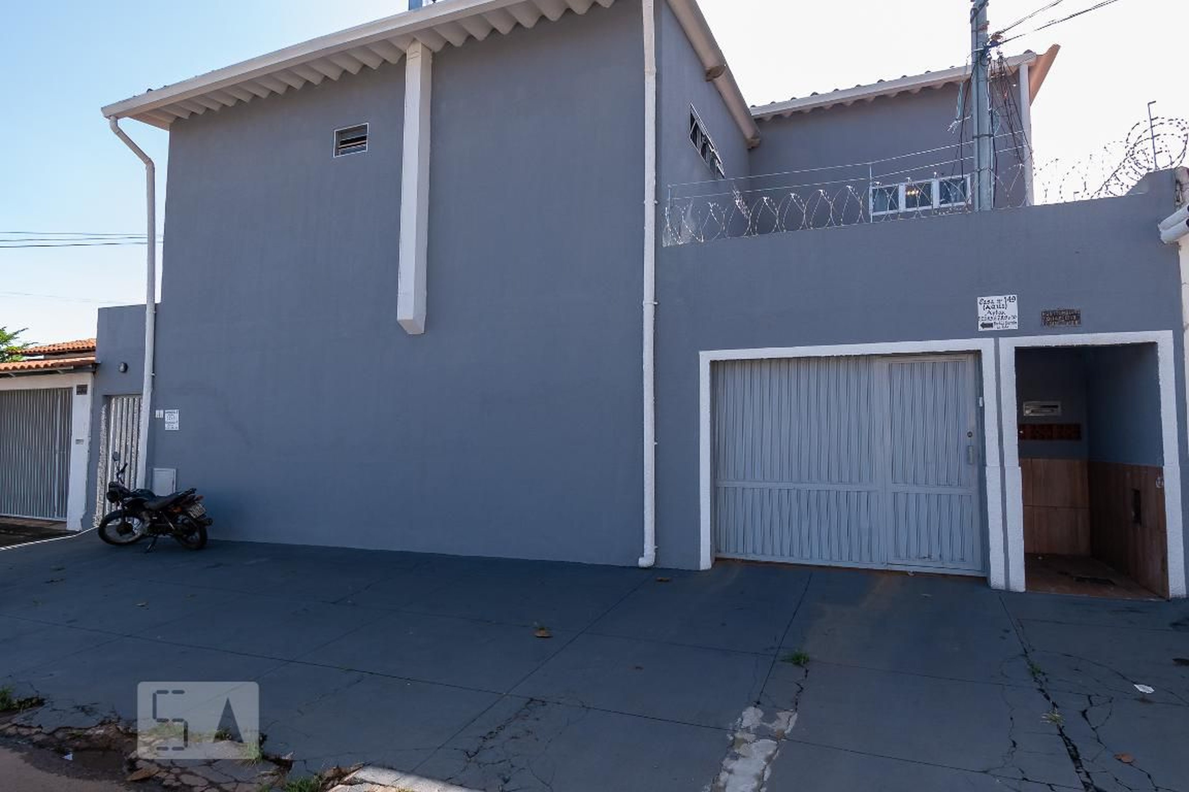 Fachada Condomínio em Rua Itumbiara, 149