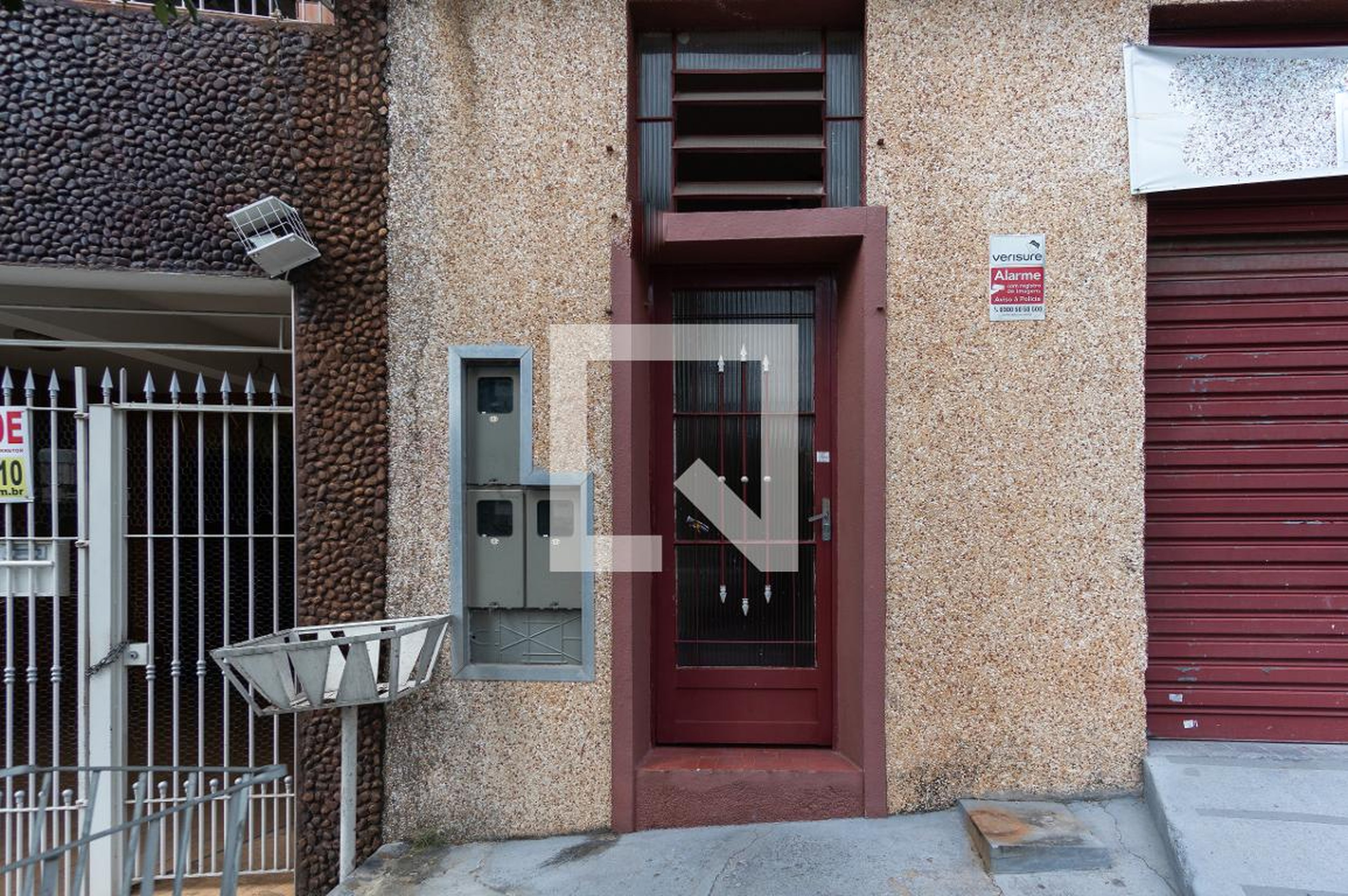 Fachada do Condomínio Condomínio em Rua Turiúba, 114