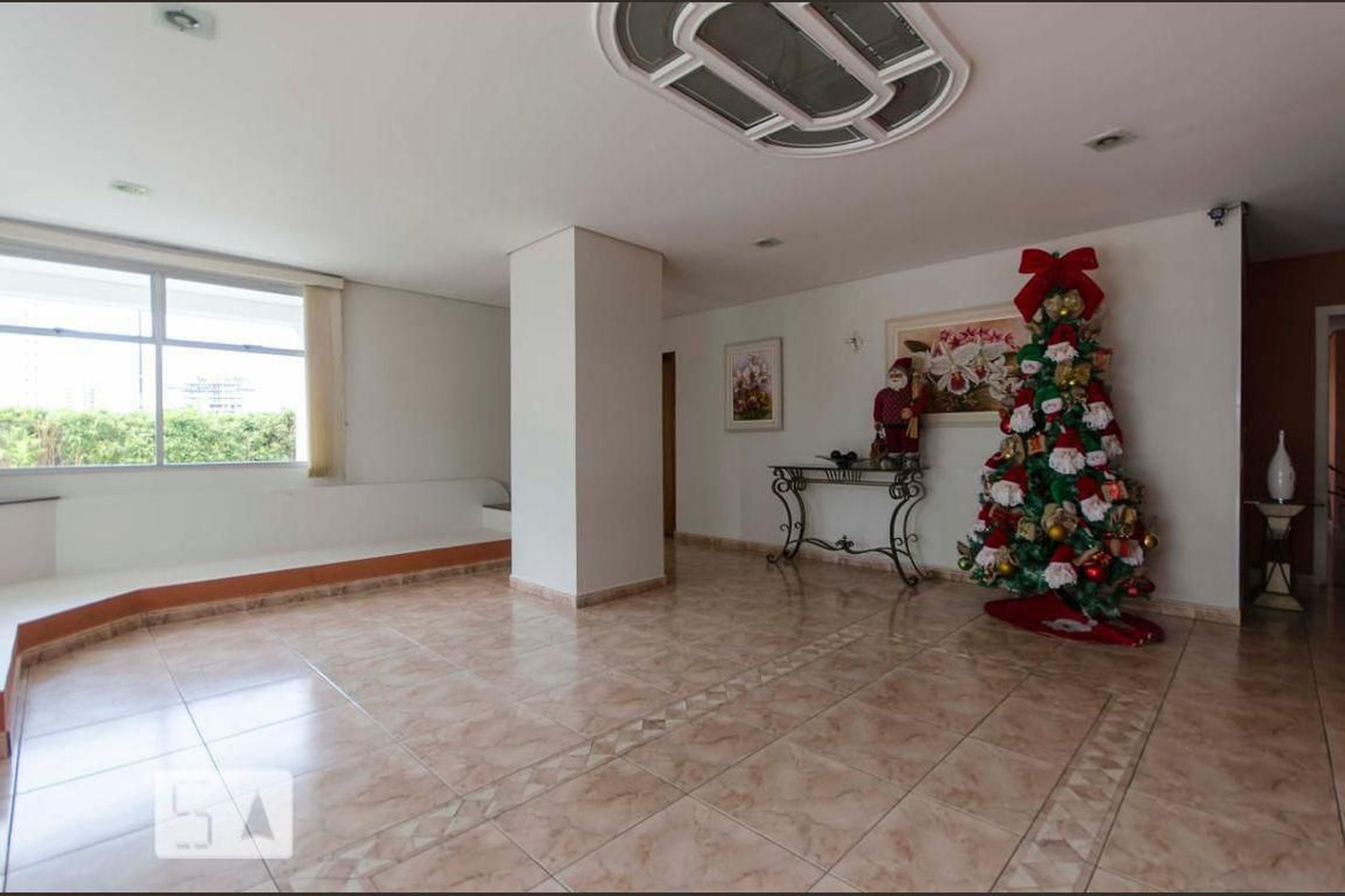 Hall entrada - Praça das Orquídeas