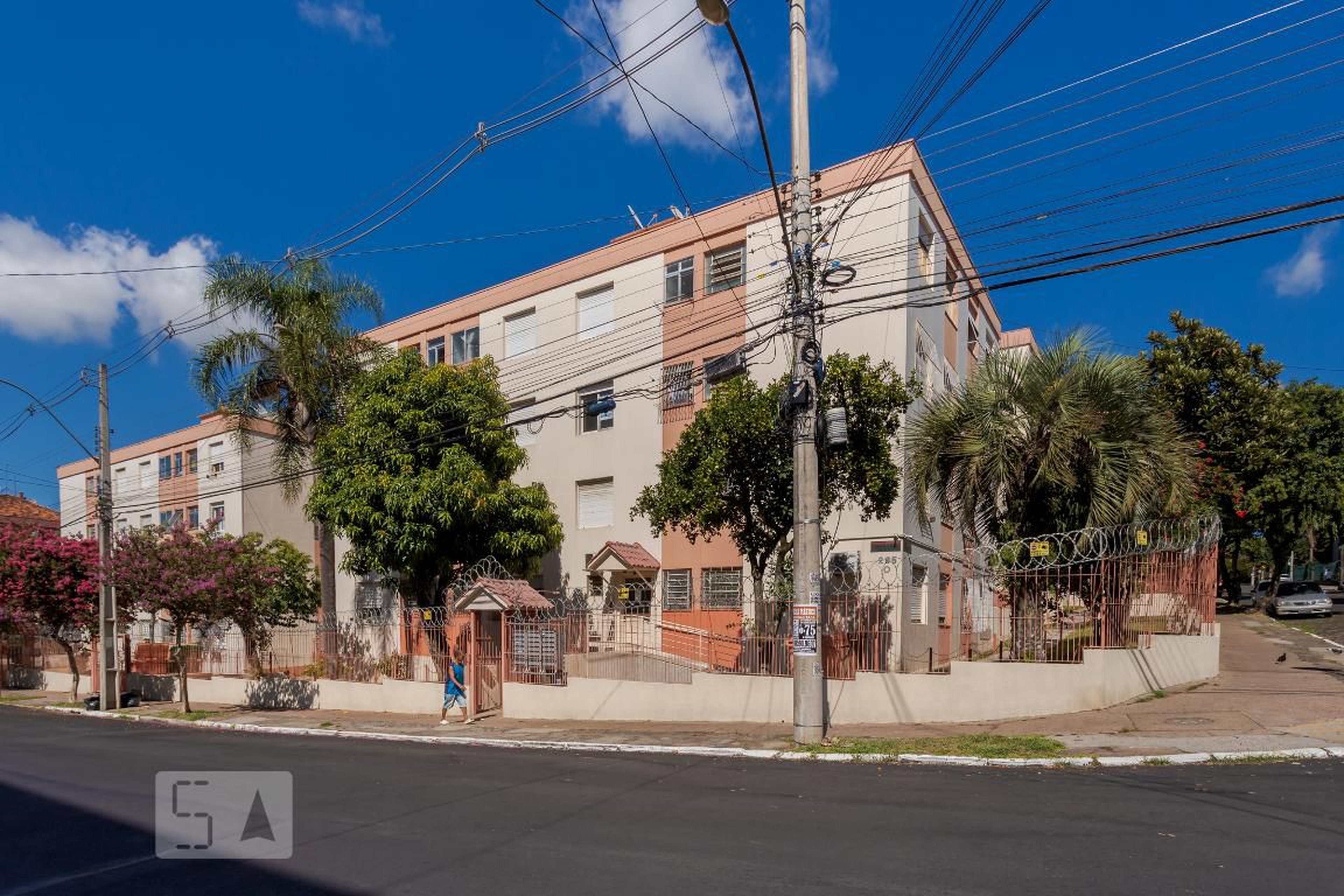 Fachada Condomínio em Rua Doutor Vargas Neto, 265