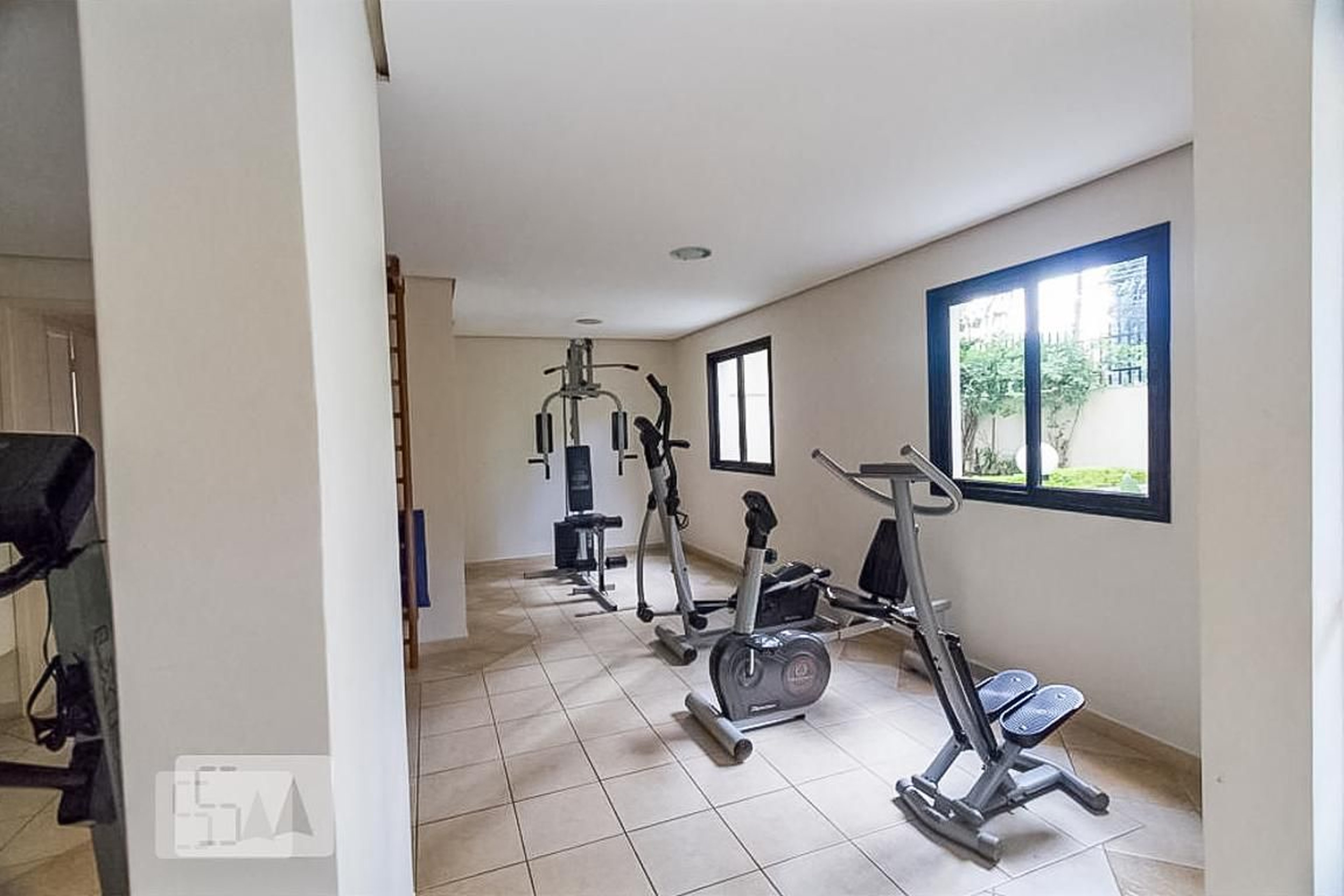 Academia - Rua Comandai, 837