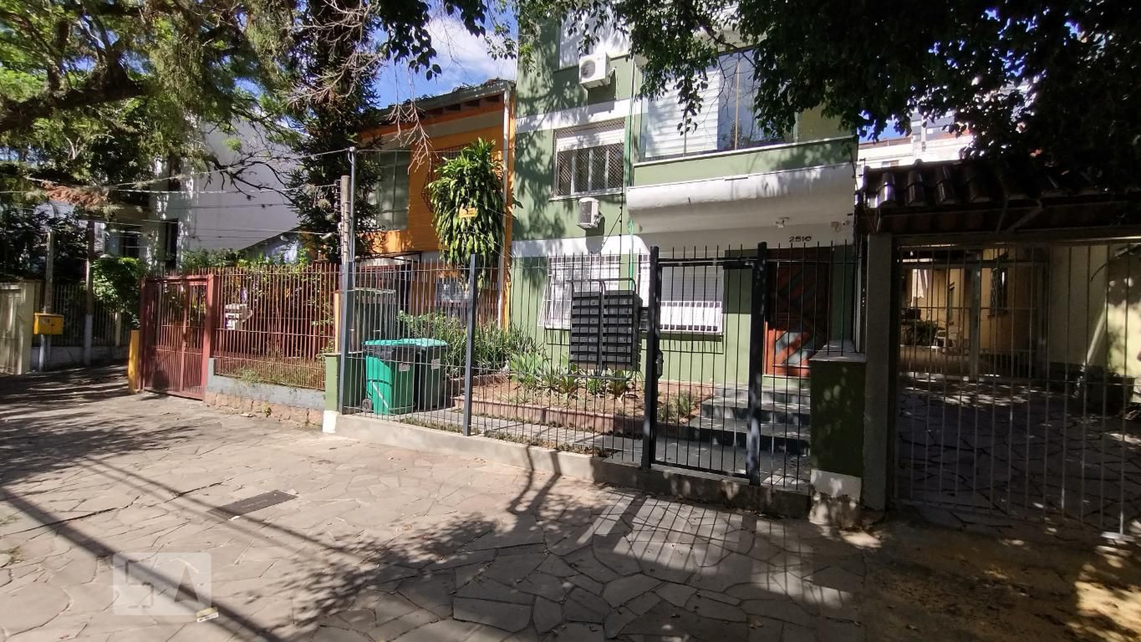 Fachada do Condomínio Edifício Fernando