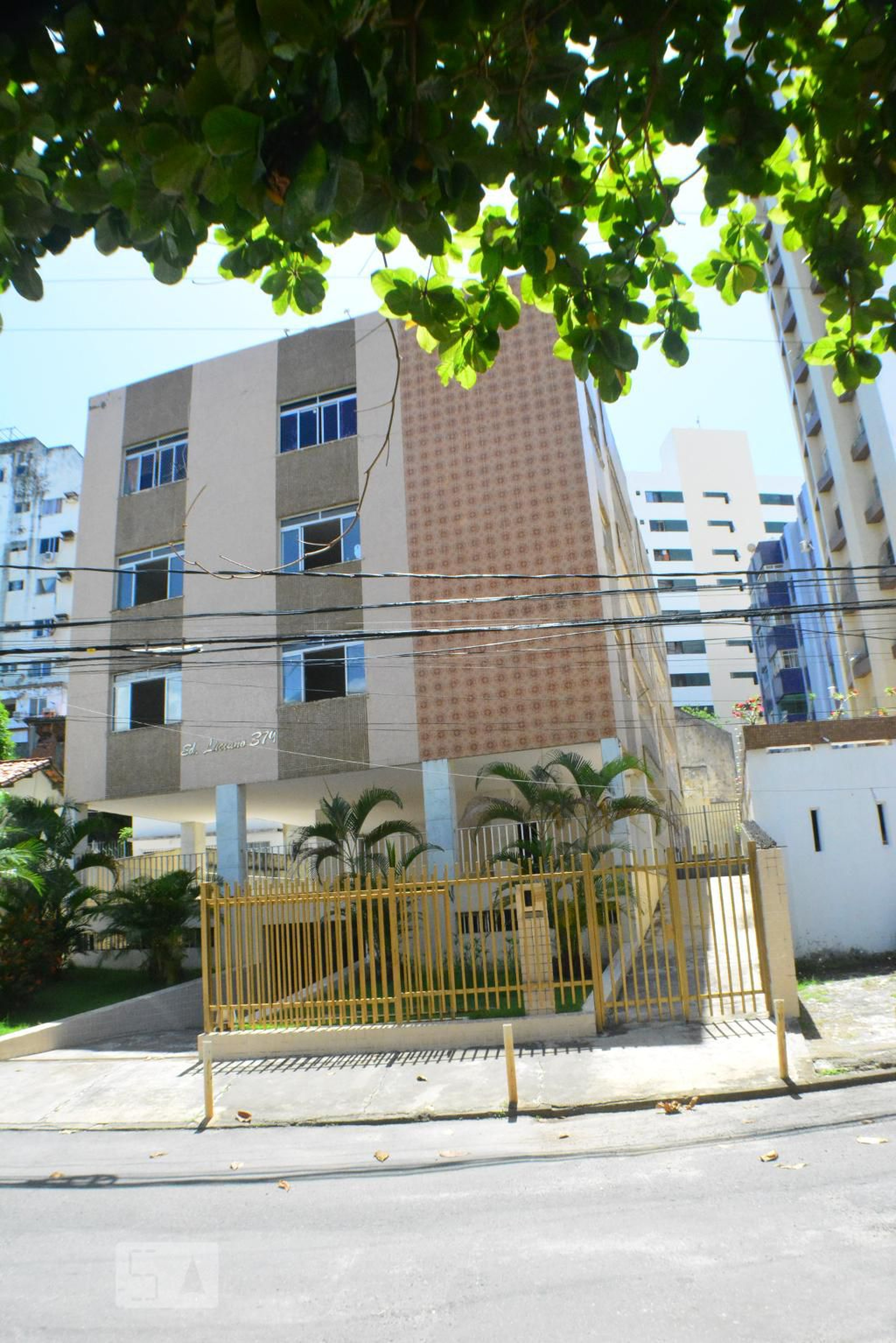 Fachada Condomínio em Rua Professor Gérson Pinto, 202