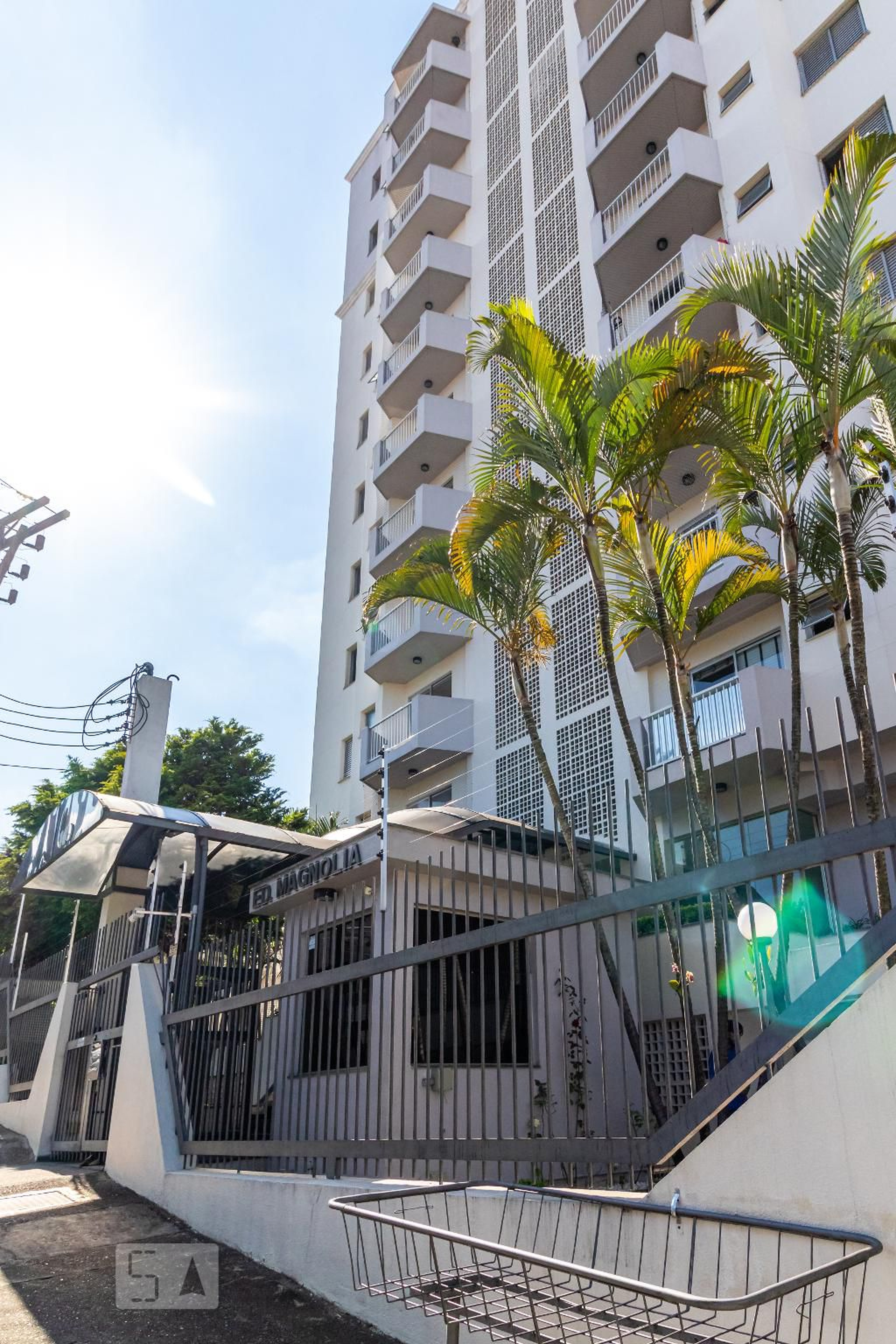 Fachada do Condomínio Condomínio Building Magnolia