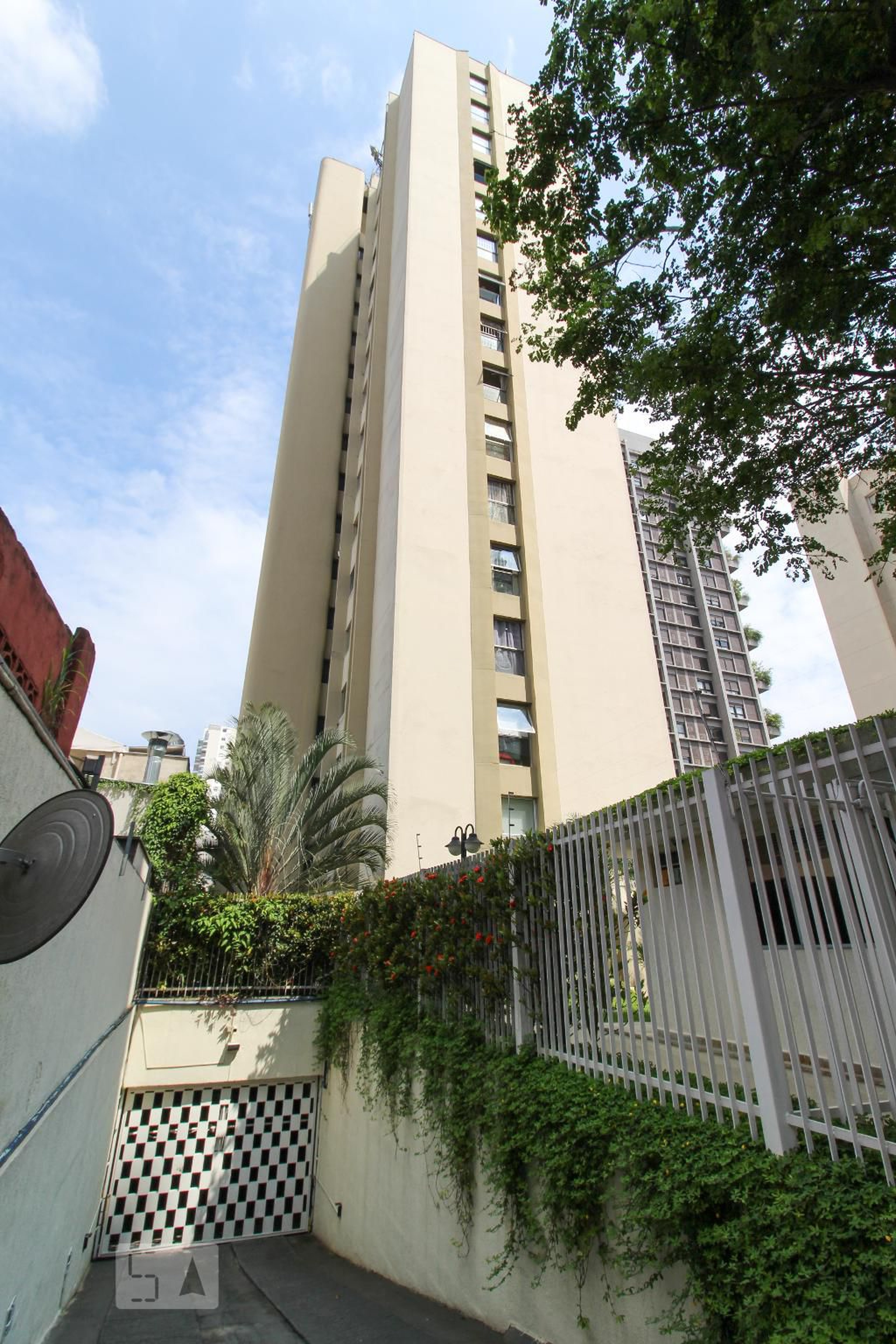 Fachada do Prédio Condomínio Adriana Margarida Prestes Maia Fernandes