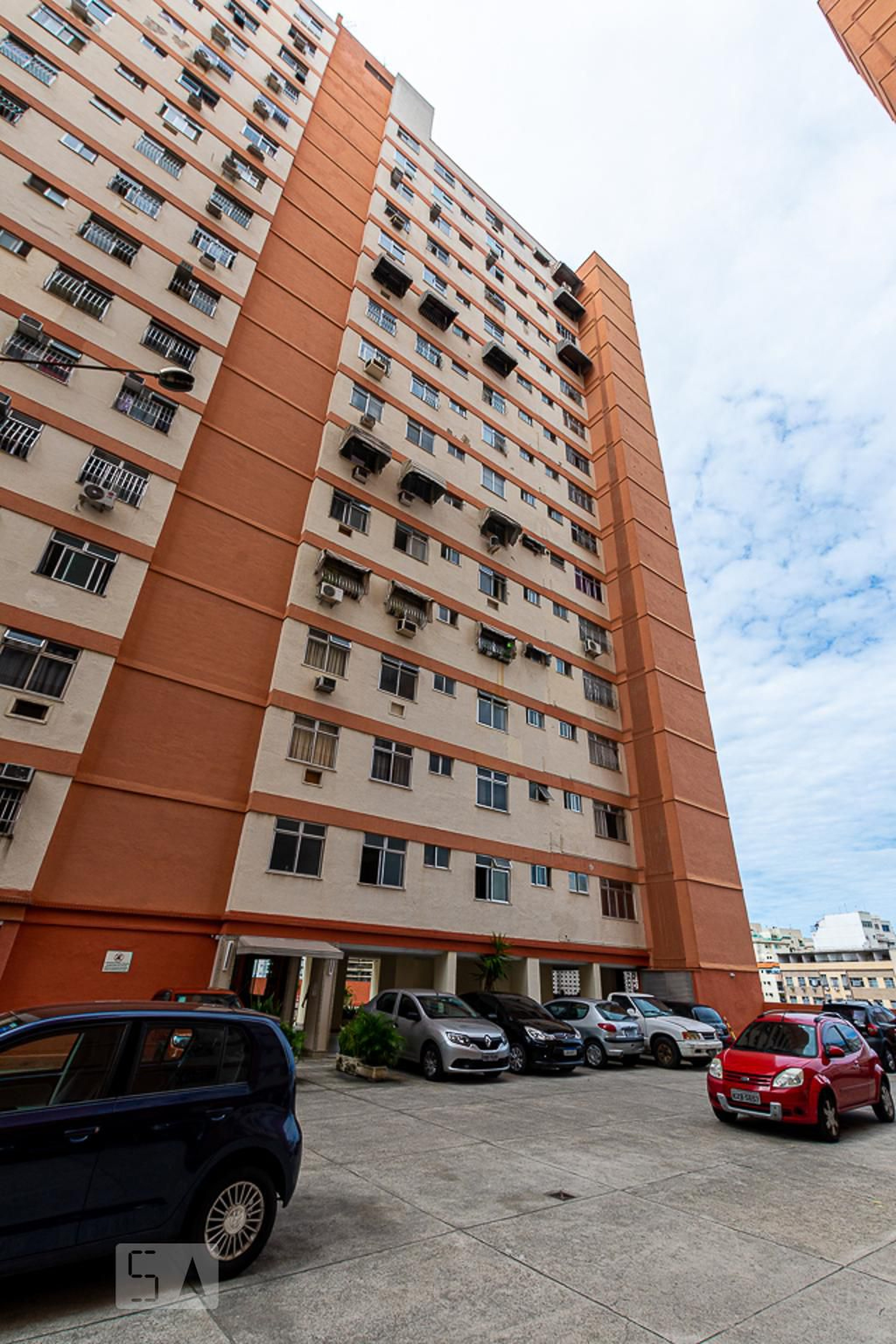 Fachada Condomínio em Rua Doutor Paulo César, 88