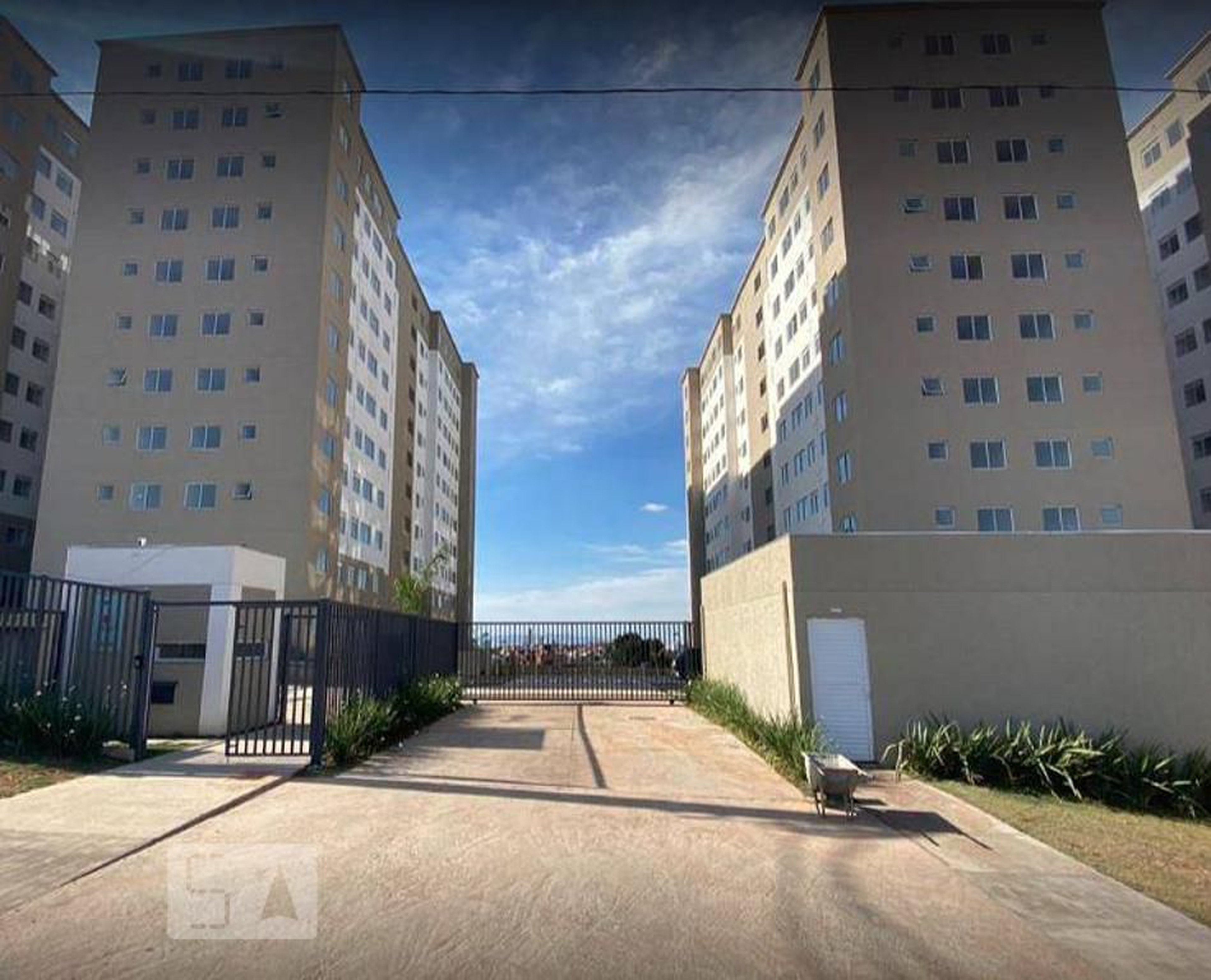 Fachada Condomínio em Rua Joaquim Lapas Veiga, 0