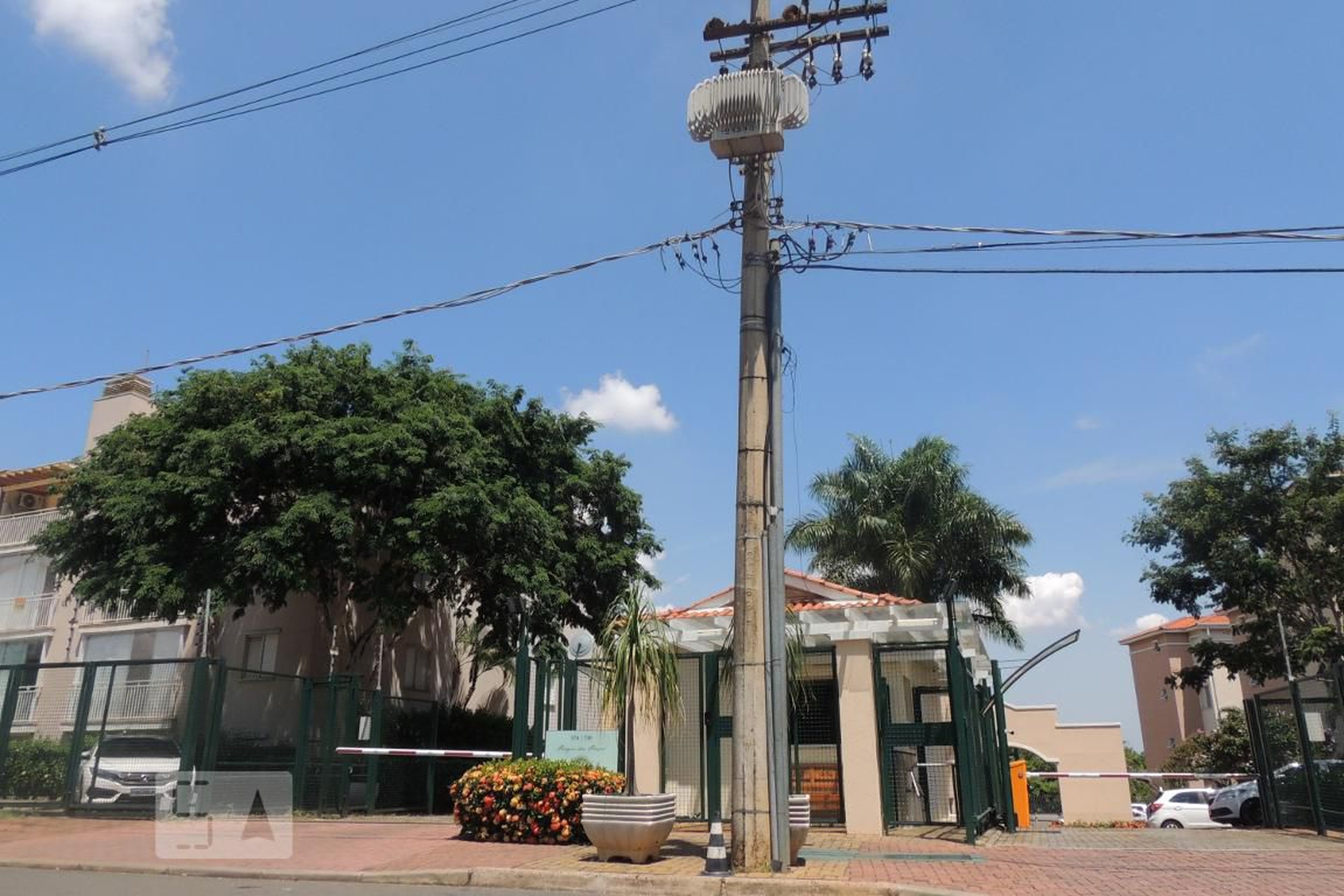 Fachada do Condomínio Condomínio Avalon II