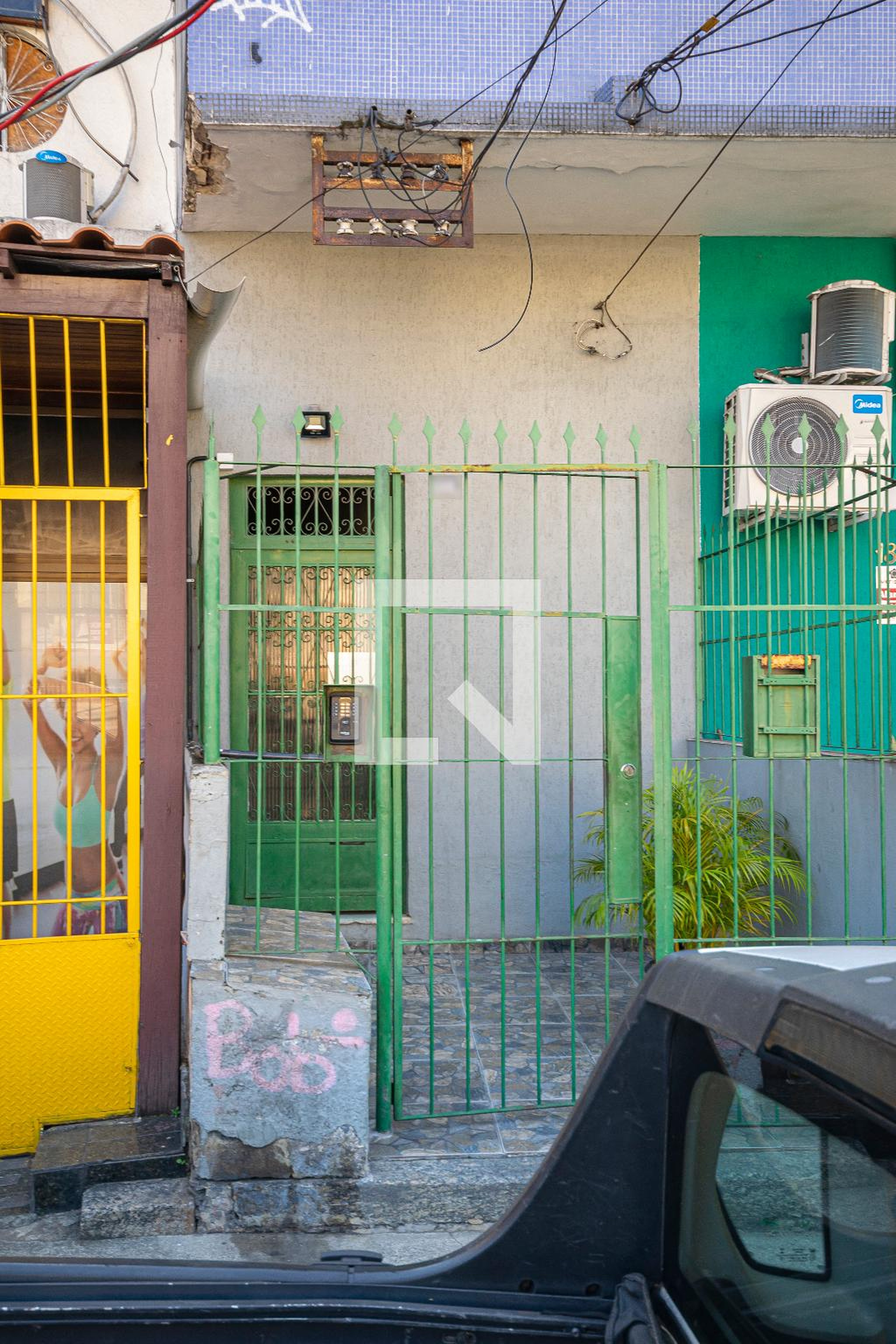 Fachada Condomínio em Rua Aristídes Lôbo, 188