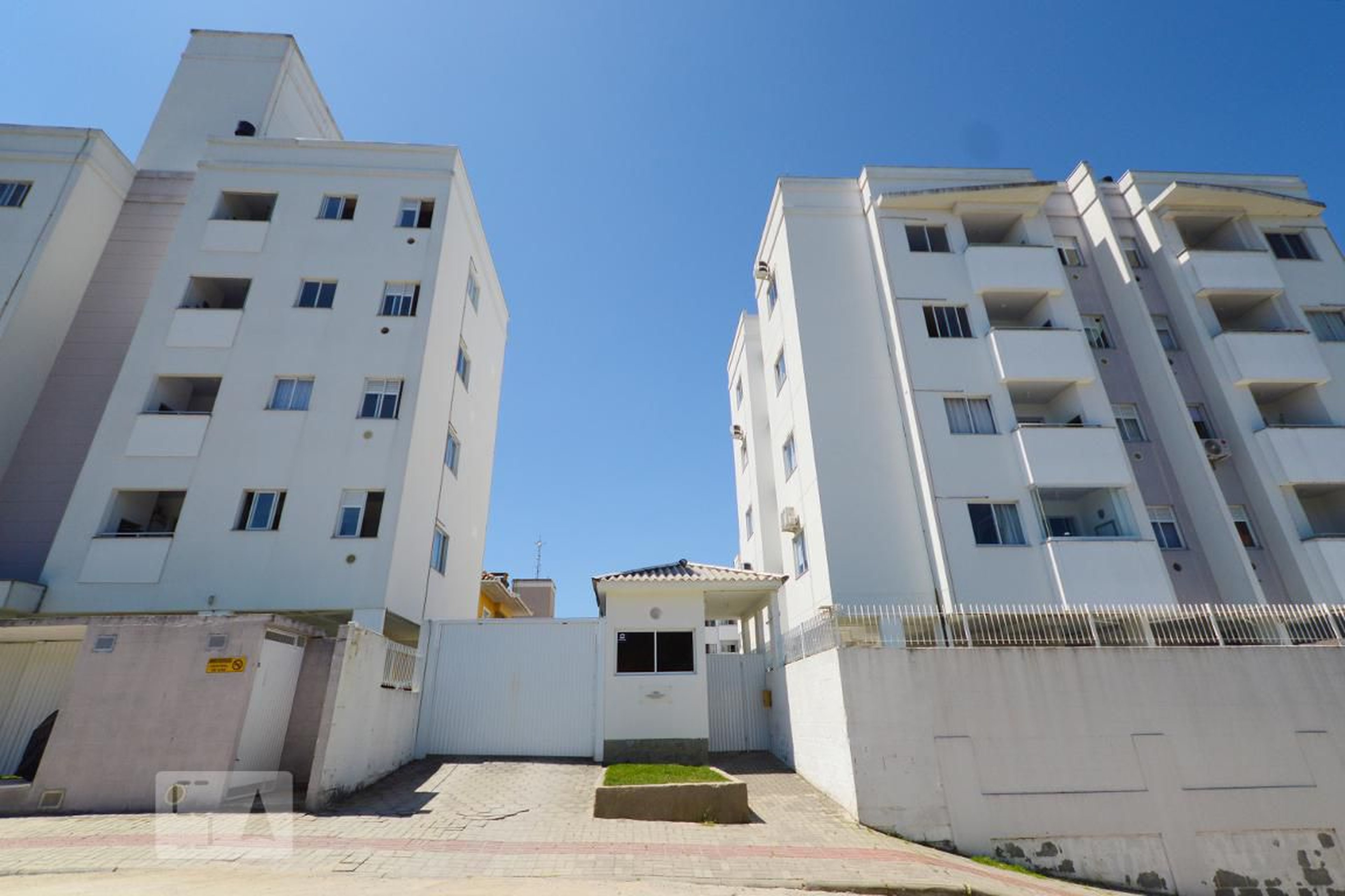 Fachada do condomínio Residencial Morada dos Poetas