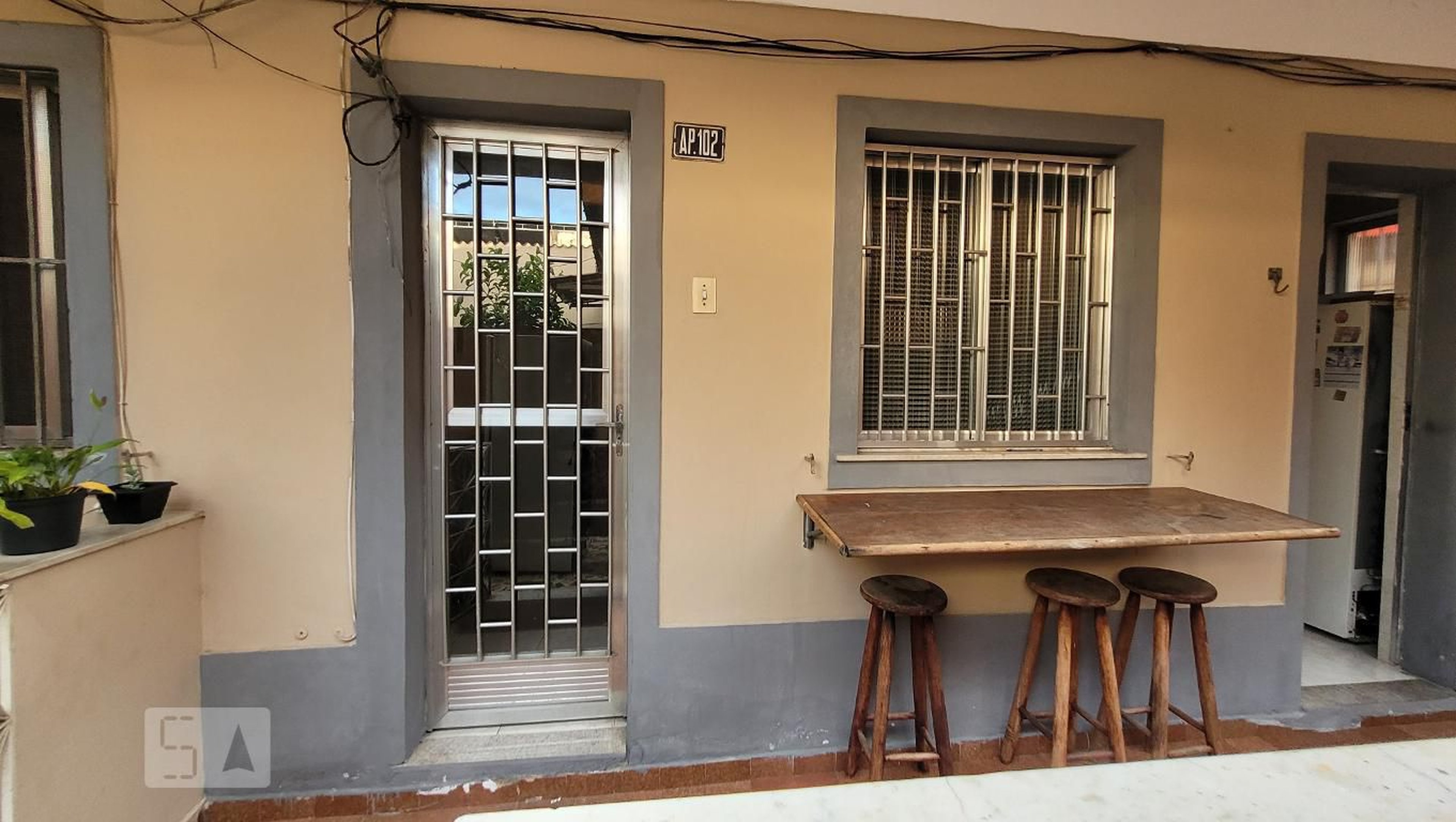 Fachada Condomínio em Rua Delfina Enes, 760