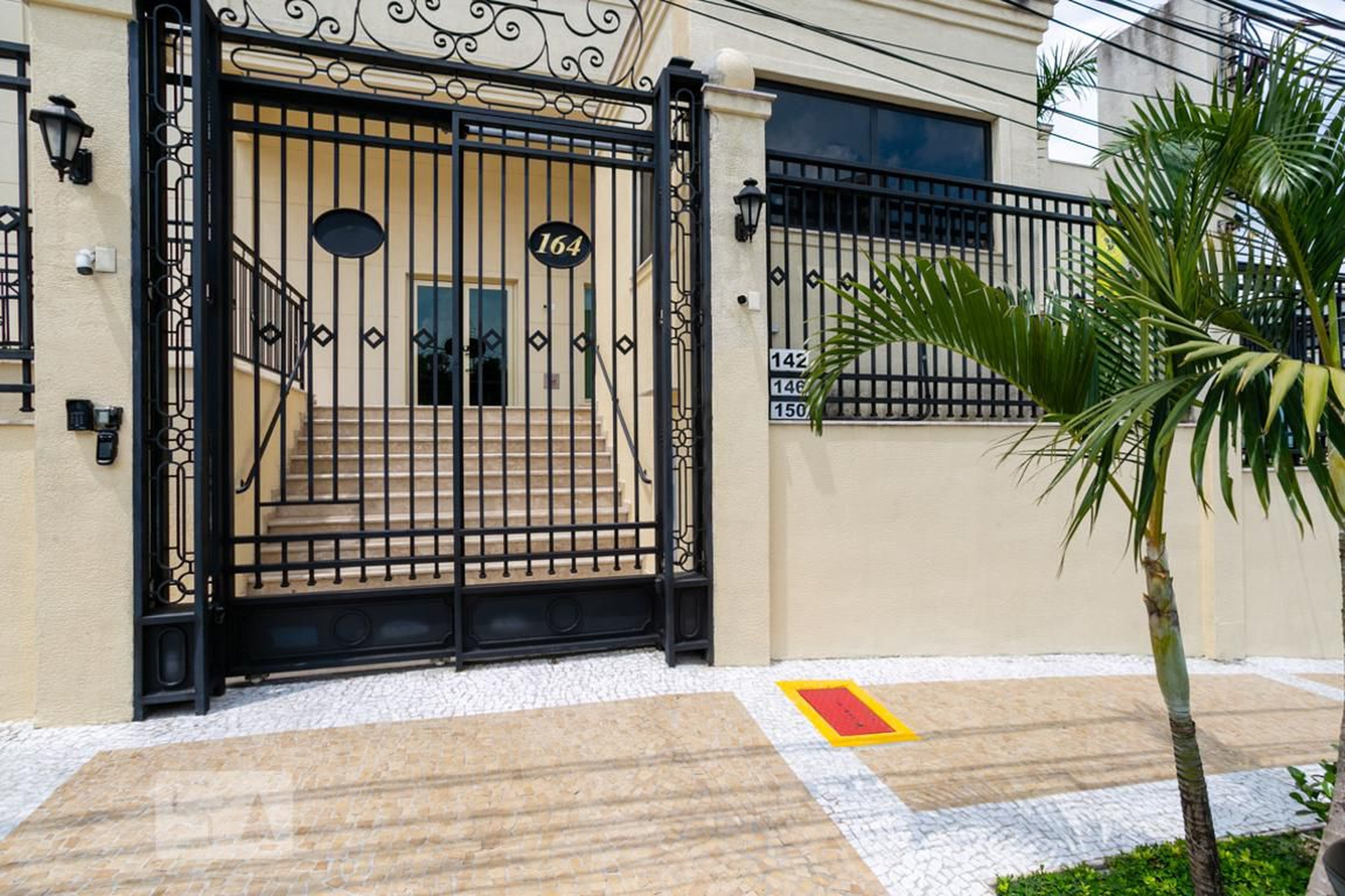 Fachada do condomínio Condomínio Piazza San Bartolomeu