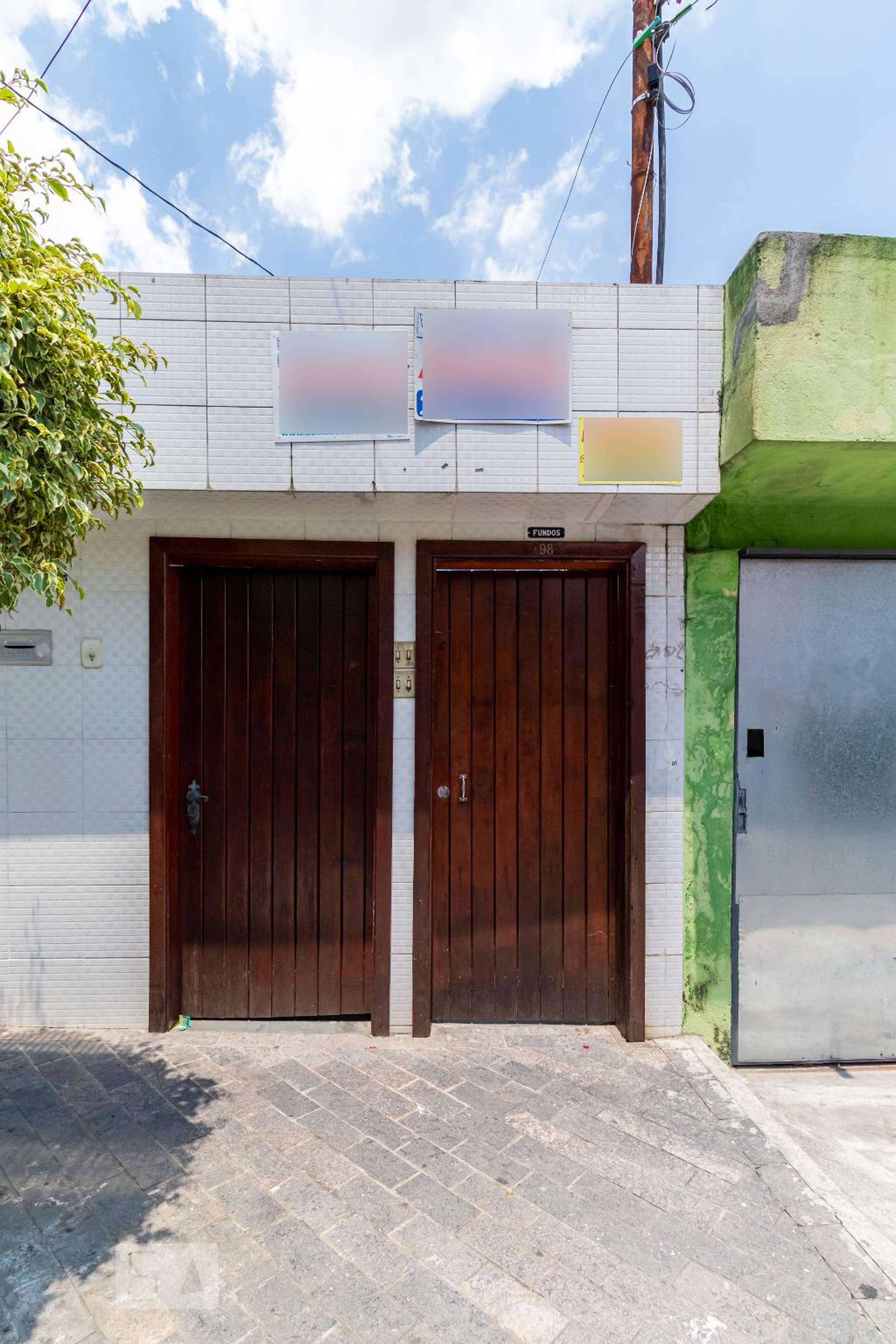 Fachada Condomínio em Rua Vale de Amoreira, 196