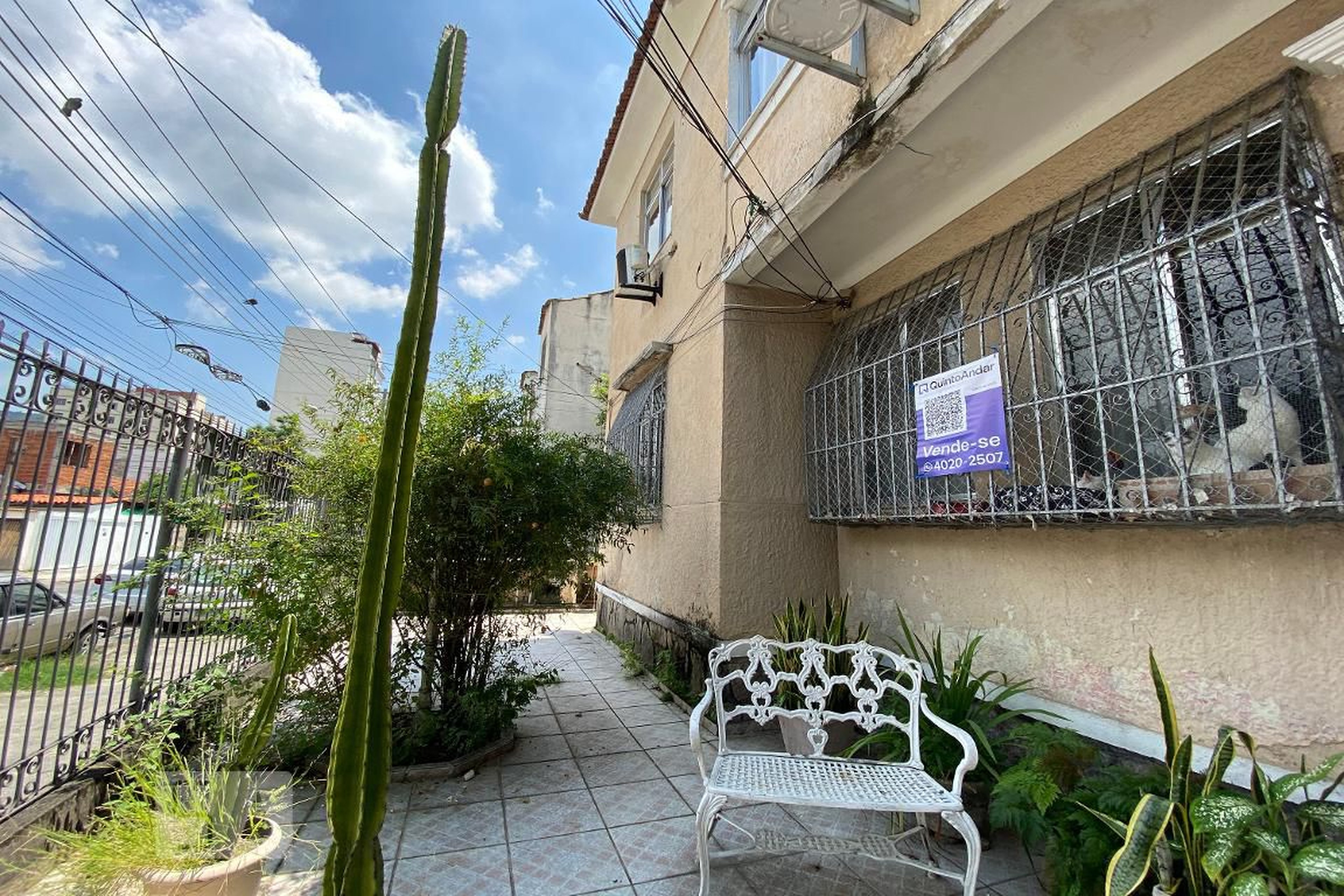 Fachada Condomínio em Rua Joaquim Távora, 31