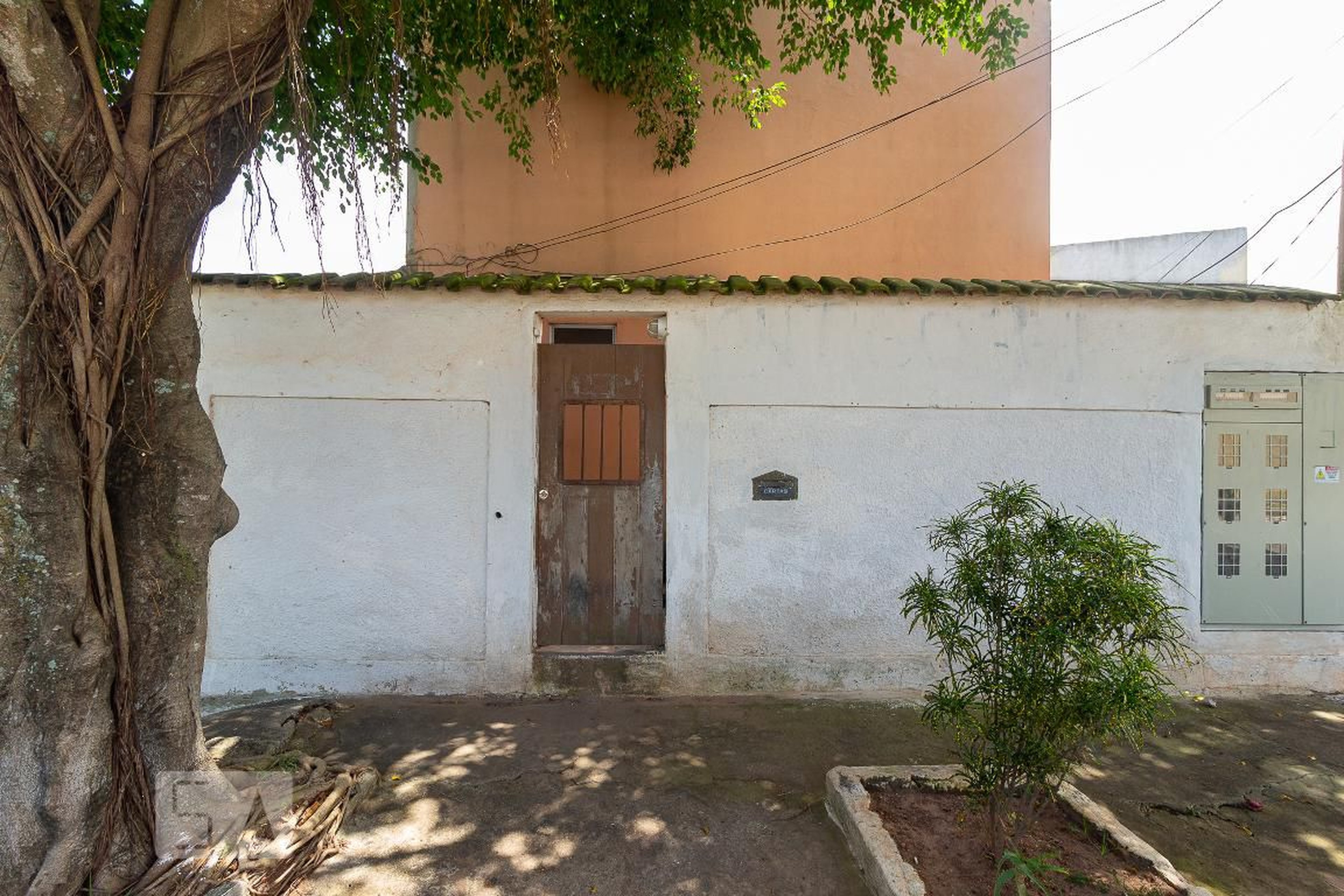 Fachada do Condomínio Condomínio em Rua Floresta do Sul, 23