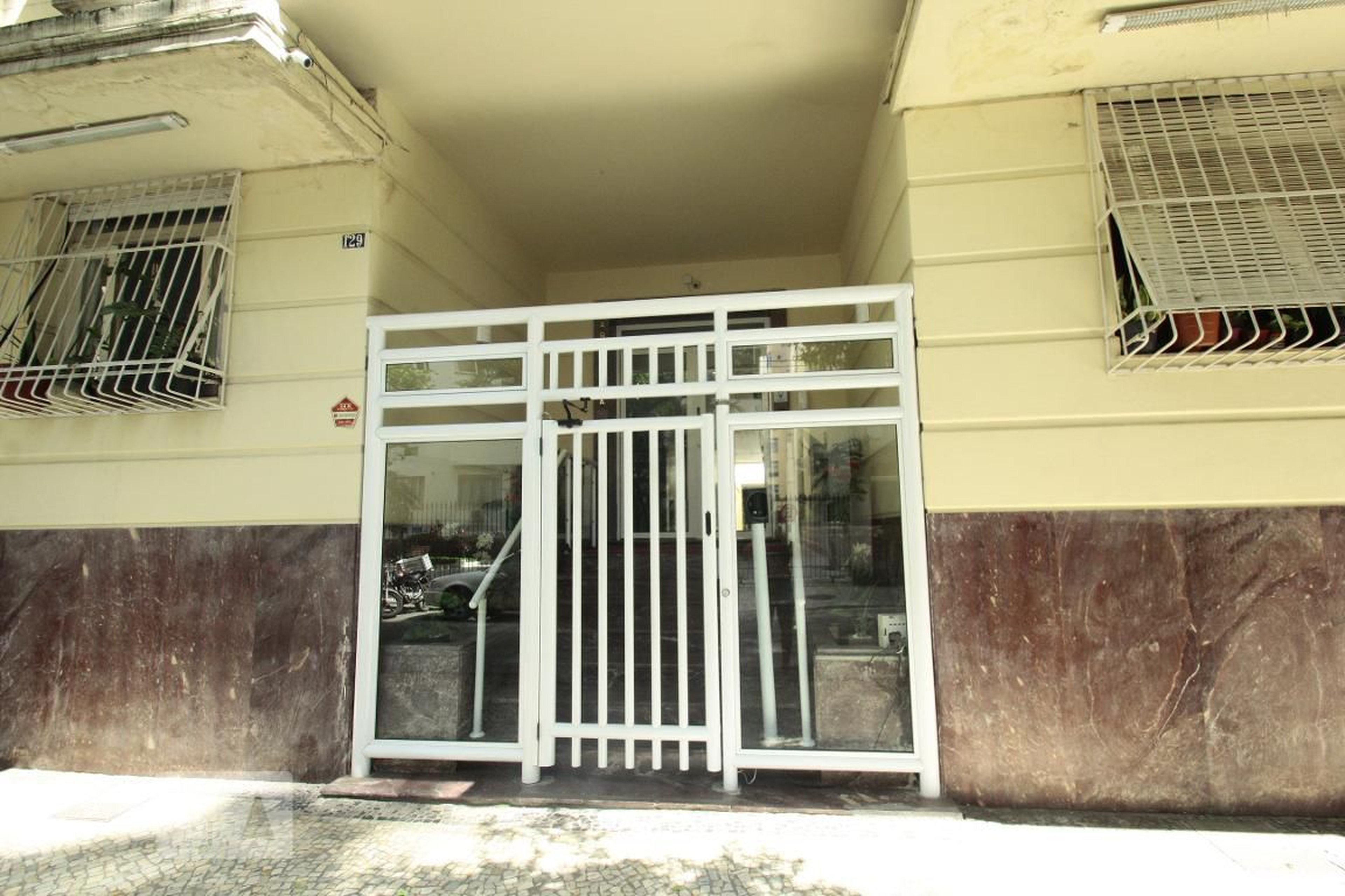 Entrada do Prédio - Aracoara