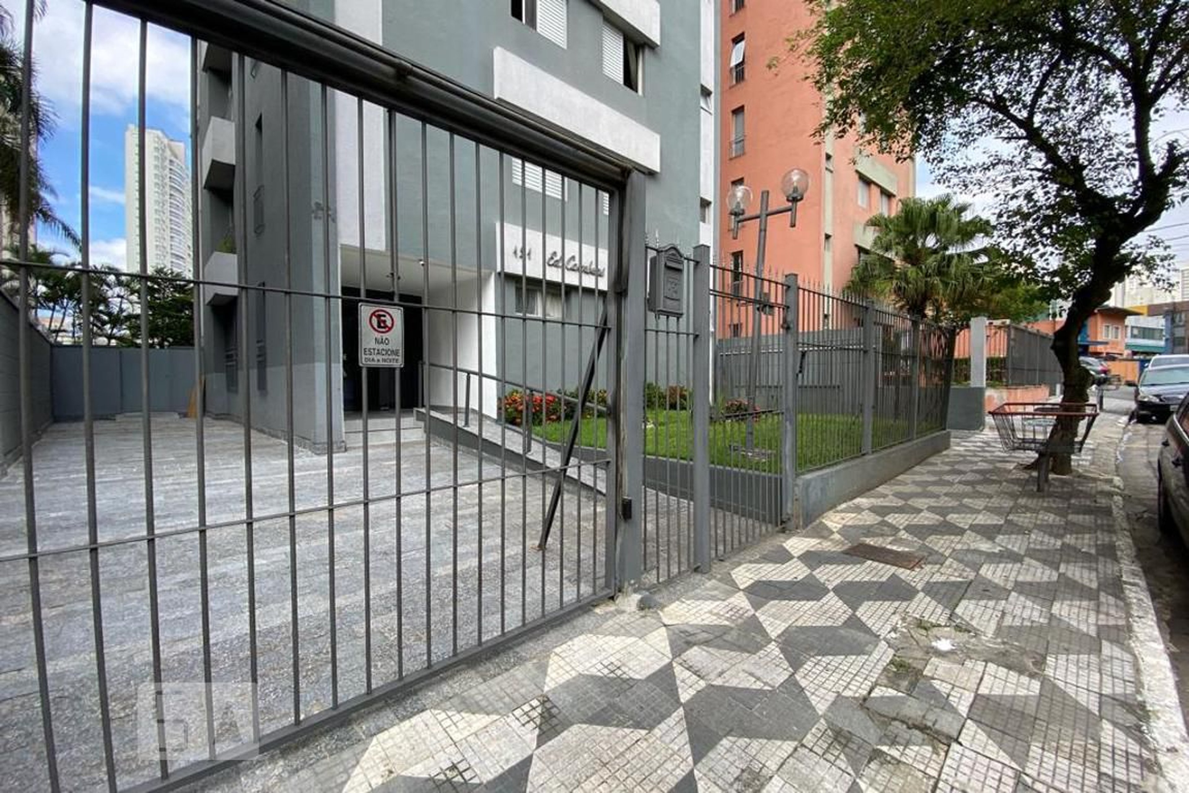 Entrada - Edifício Camburi