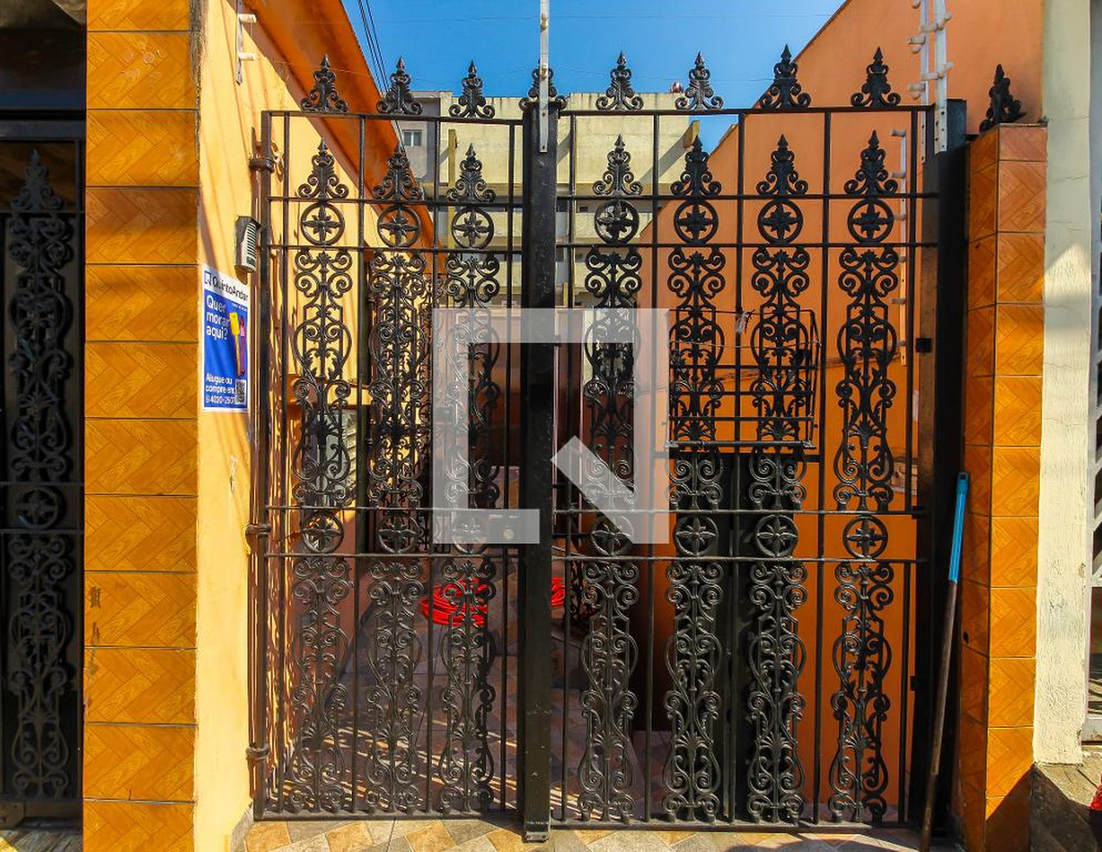 Fachada Condomínio em Rua Guaperuvu, 490